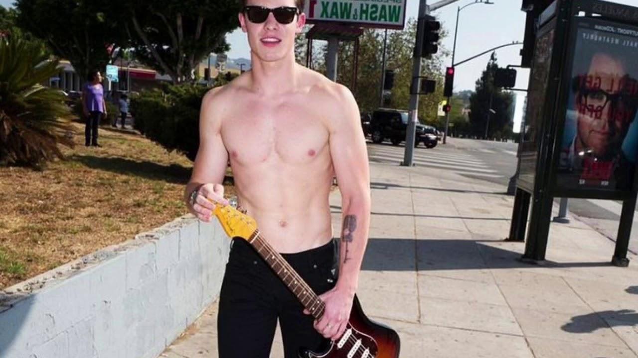 Shawn Mendes Shirtless Photo you've never seen before