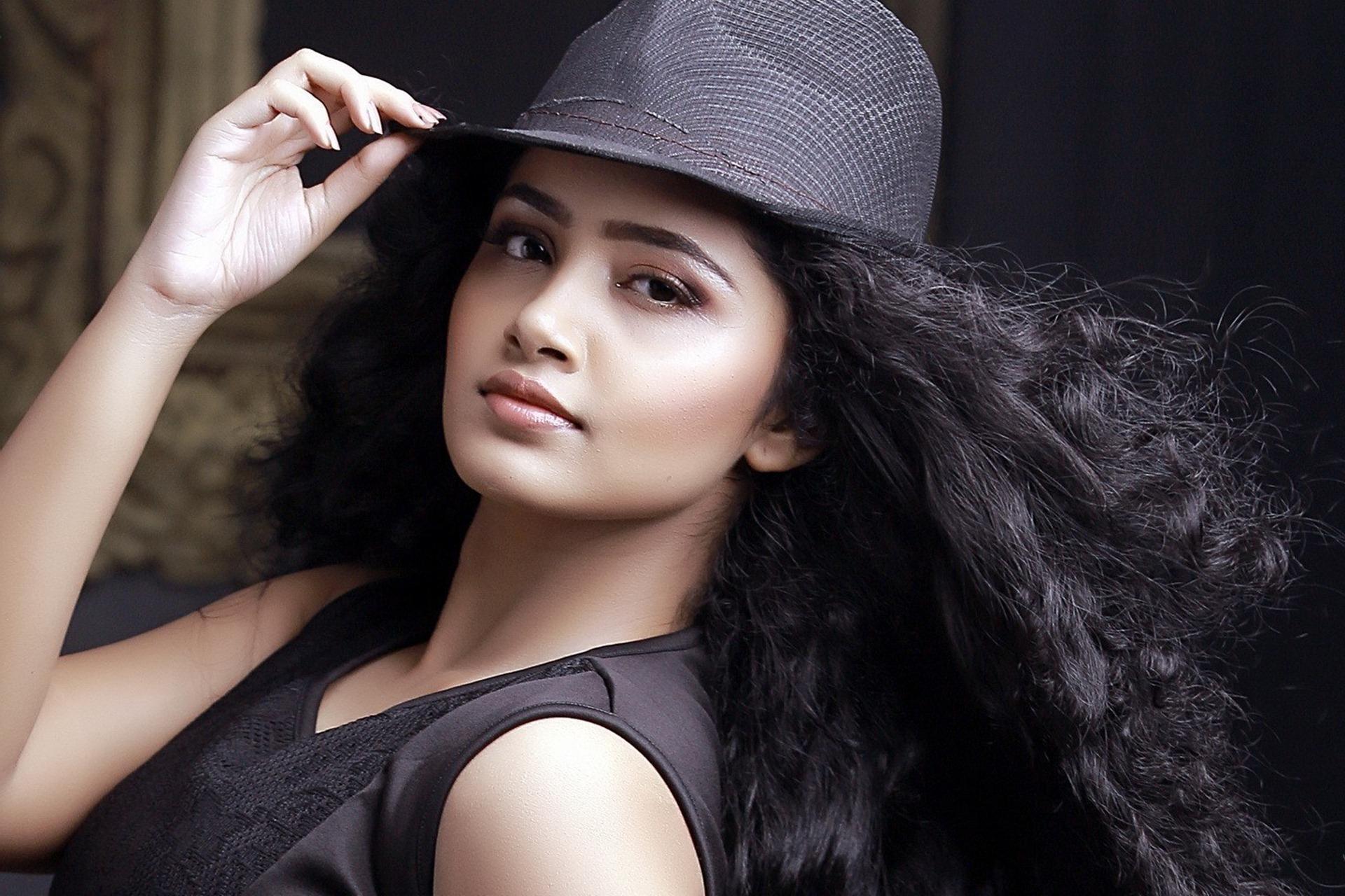 Anupama Parameswaran Wallpaper HD Background Free