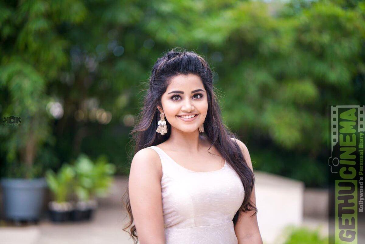 Anupama Parameswaran 2017 Latest HD Photo Shoot