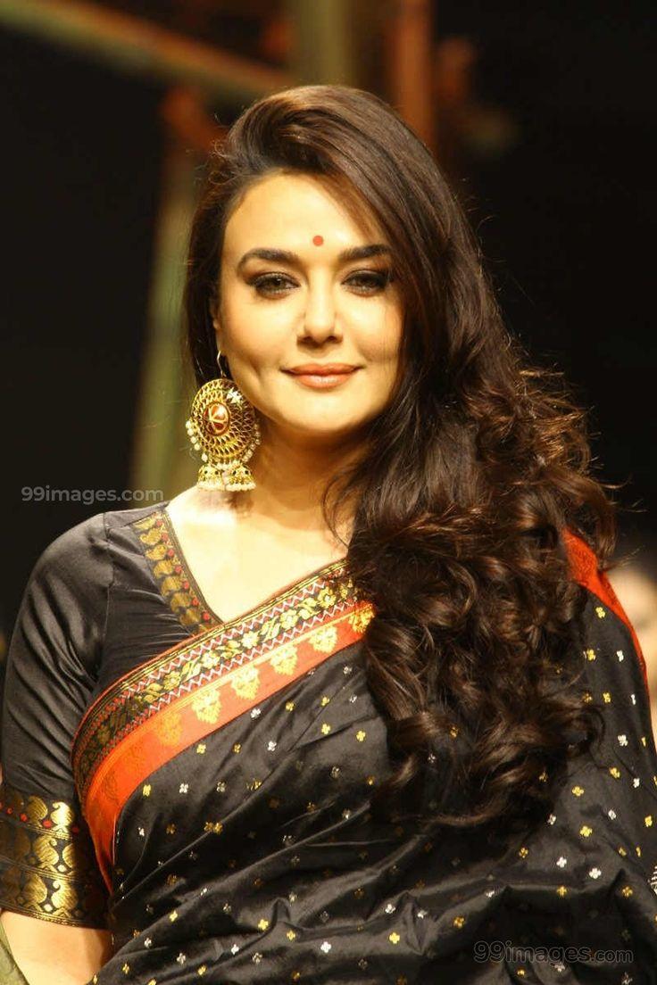 Preity Zinta Beautiful HD Photohoot Stills & Mobile