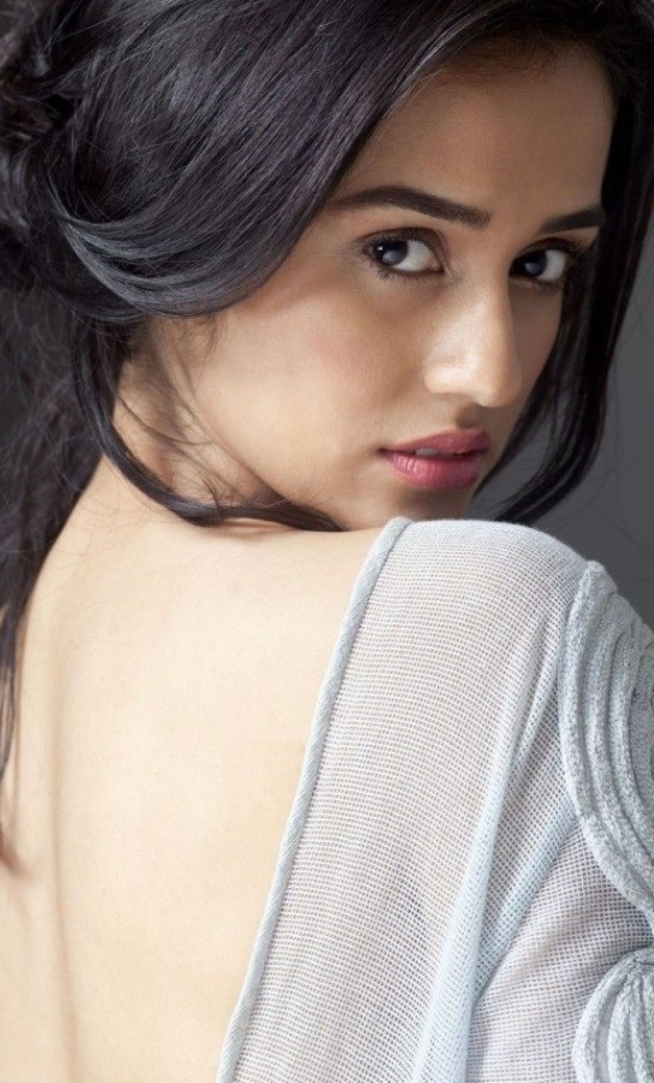 Disha Patani Indian Actress iPhone 6 plus Wallpaper