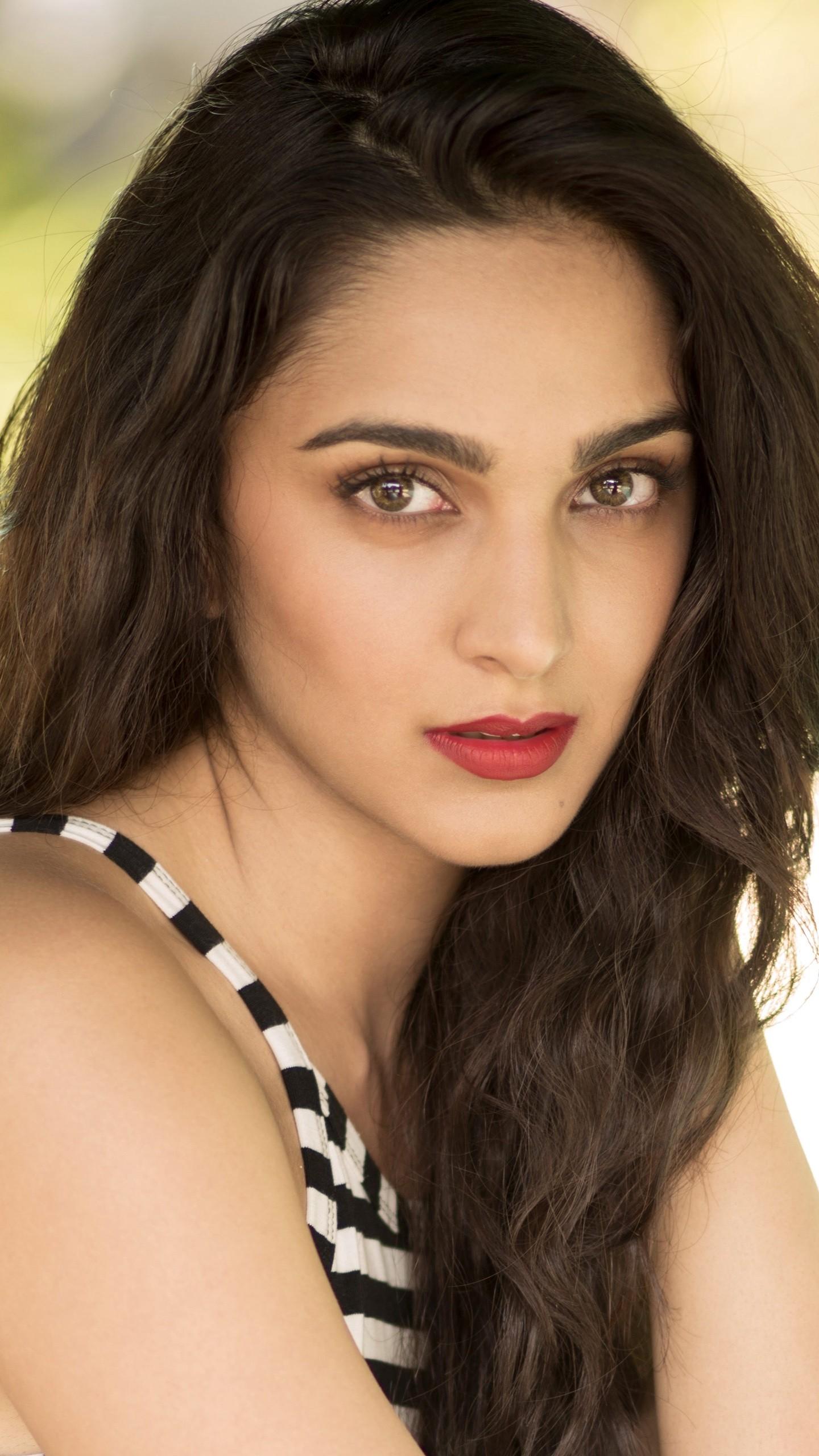 Kiara Advani Indian Actress Wallpaper