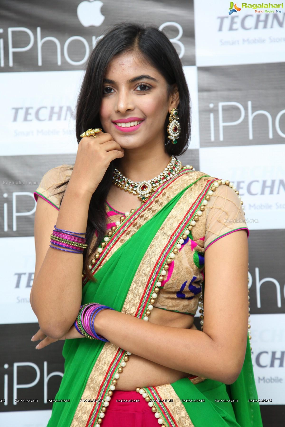 Khushboo Maheshwari at iPhone 8 Launch, Hyderabad Image 27