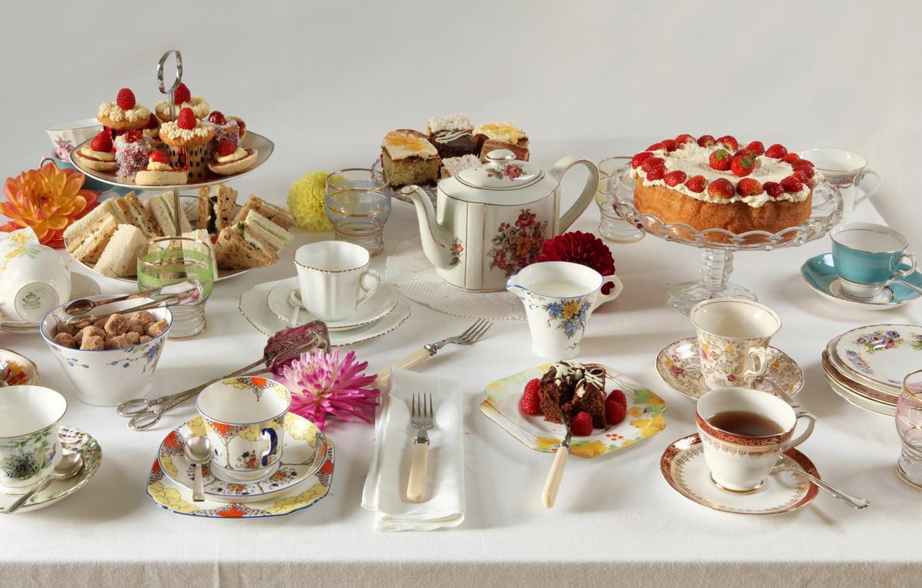 Wallpaper parties, afternoon tea, full table image