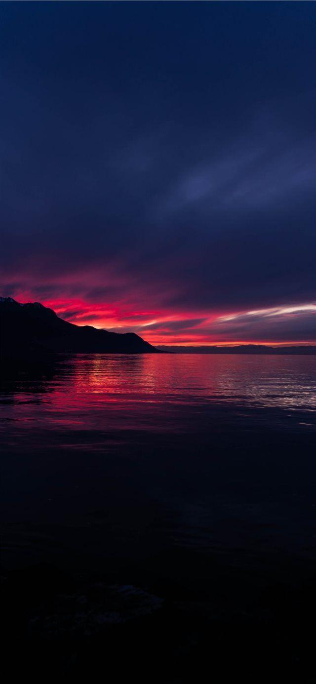 Colorful sunset ? iPhone X wallpaper #sun #water #light