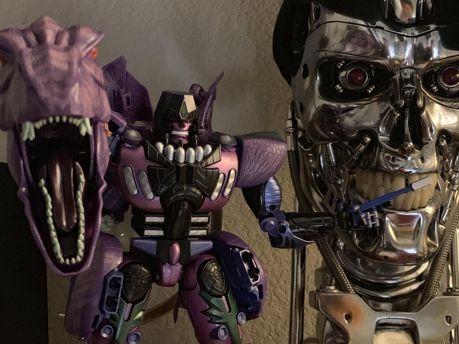 A Deluge of In hand Image for Masterpiece Beast Wars