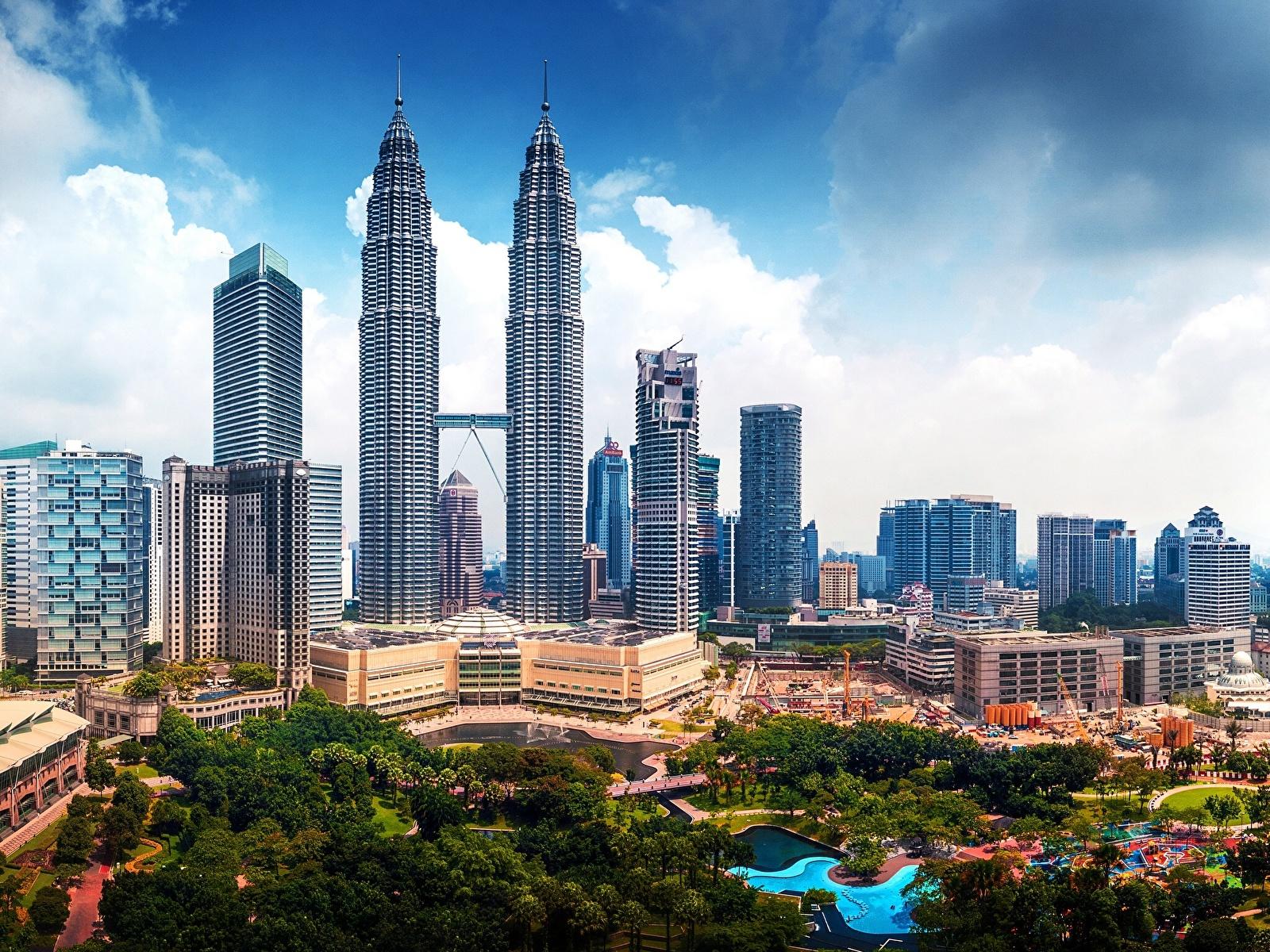 Wallpaper Kuala Lumpur Malaysia Petronas Towers 1600x1200