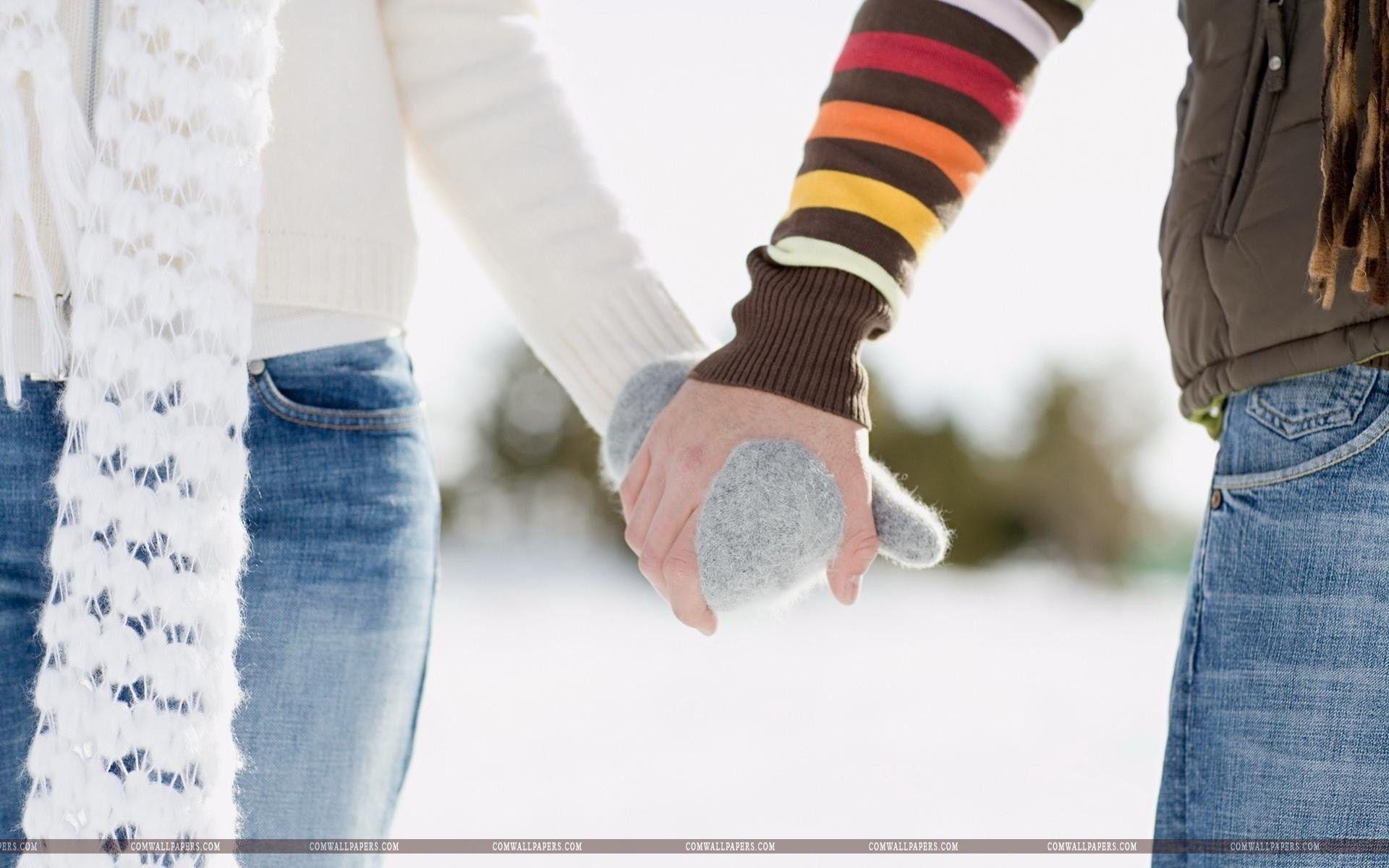 Winter Couple Love Photo Wallpaper. cute couple picture