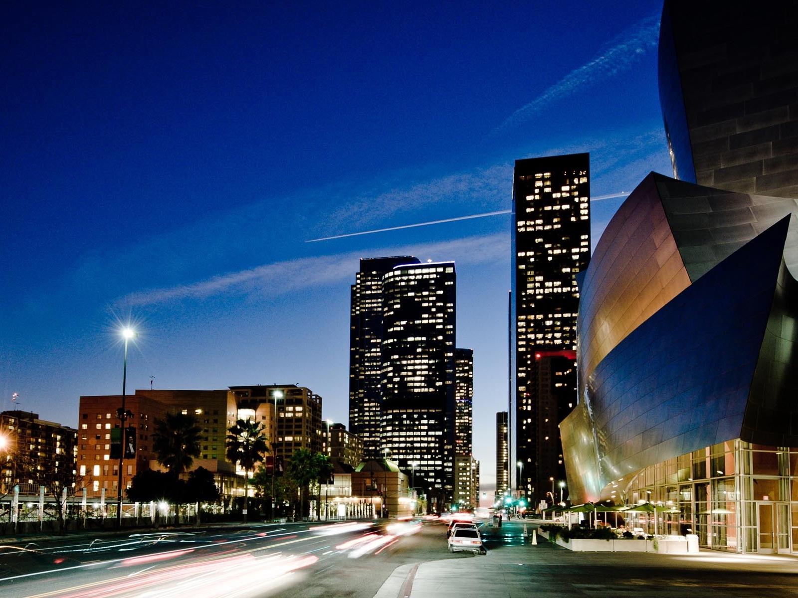 Download wallpaper 1600x1200 walt disney concert hall, night