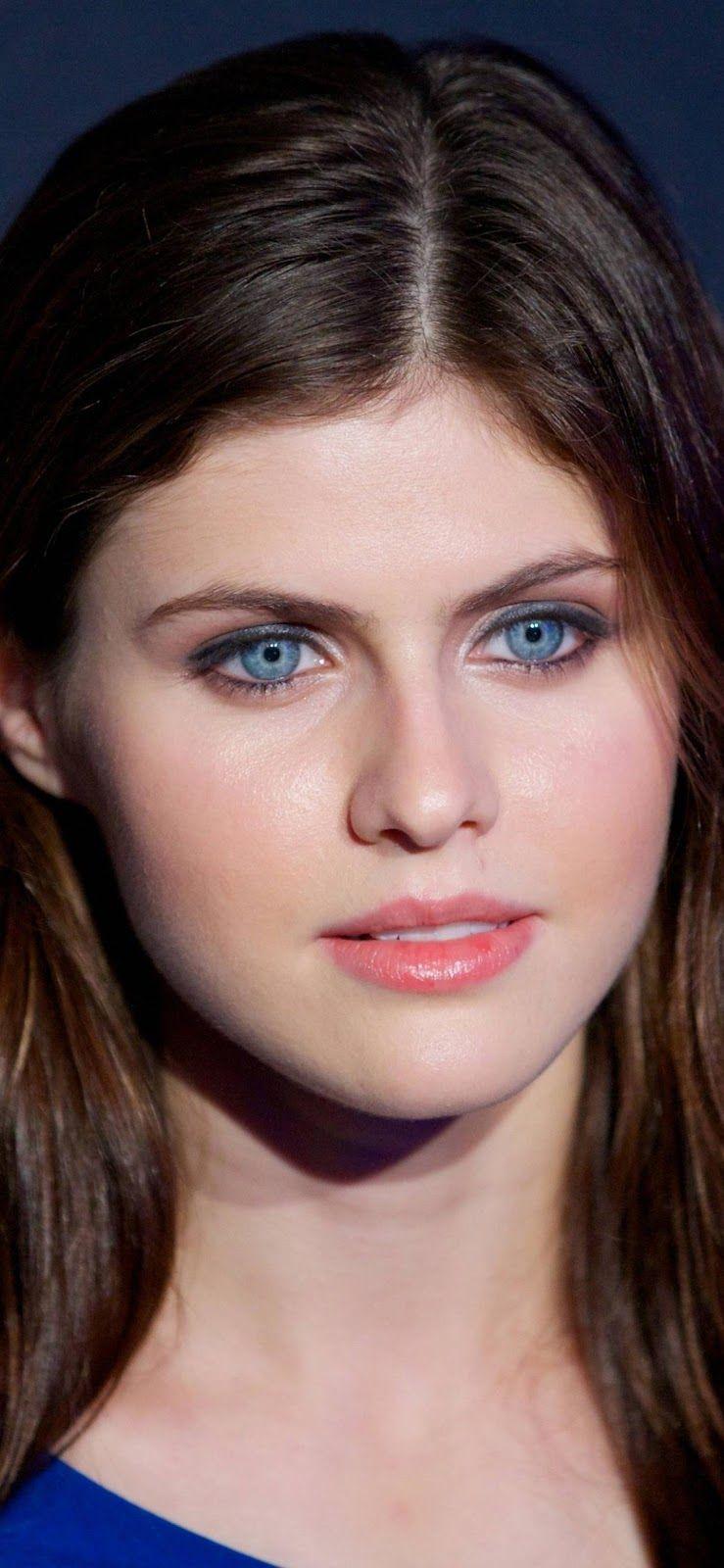 Download Alexandra Daddario HD Wallpaper for your Android