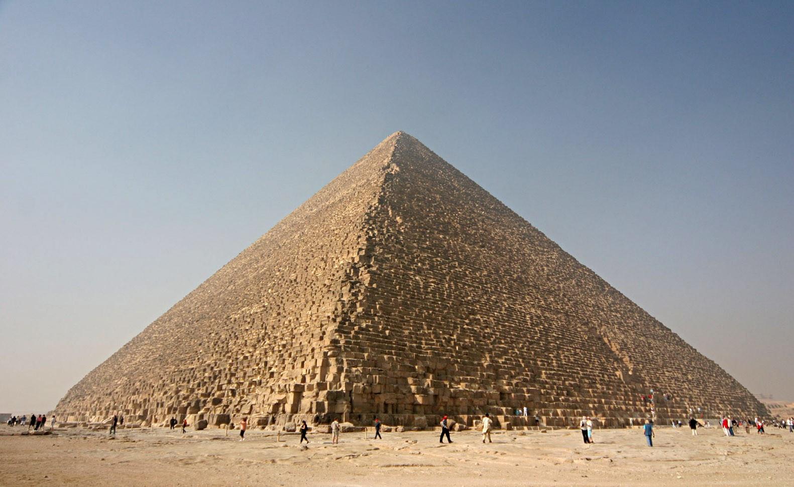 Great Pyramid Of Giza Is Located Wallpaper