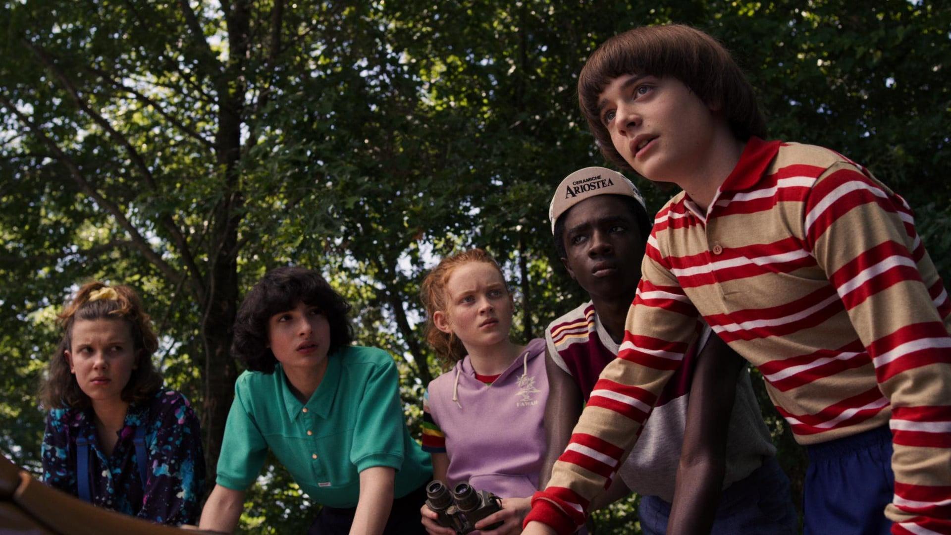 Stranger Things Friends Dont Wallpaper HD Things