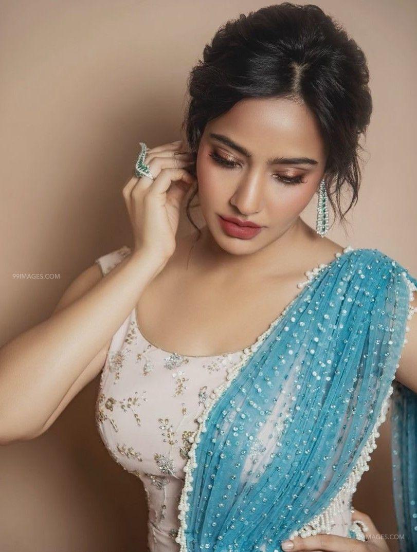 Neha Sharma Hot HD Photo & Mobile Wallpaper
