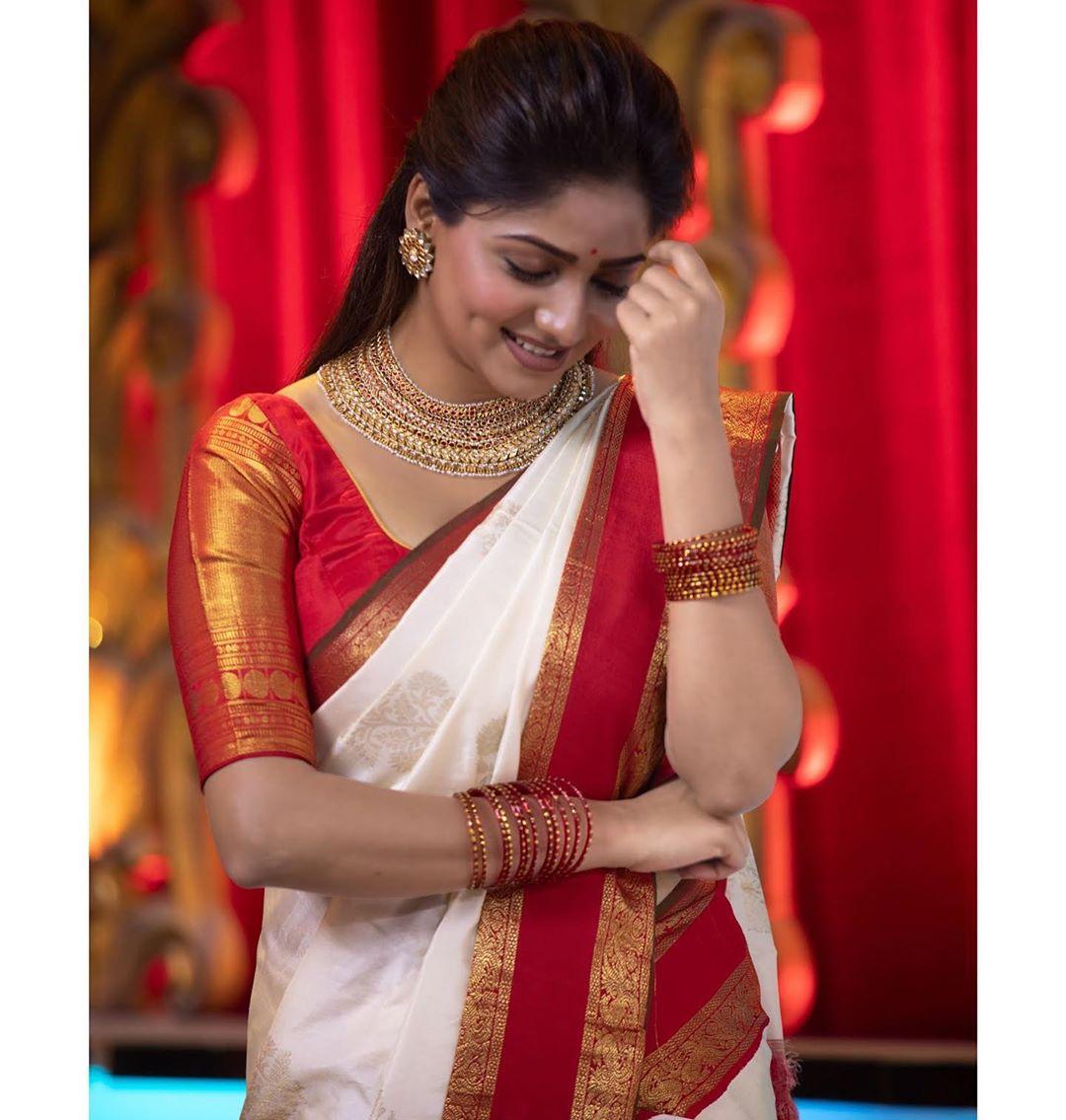 Rachita Ram Image. Download Kannada Actress HD Photo, Stills