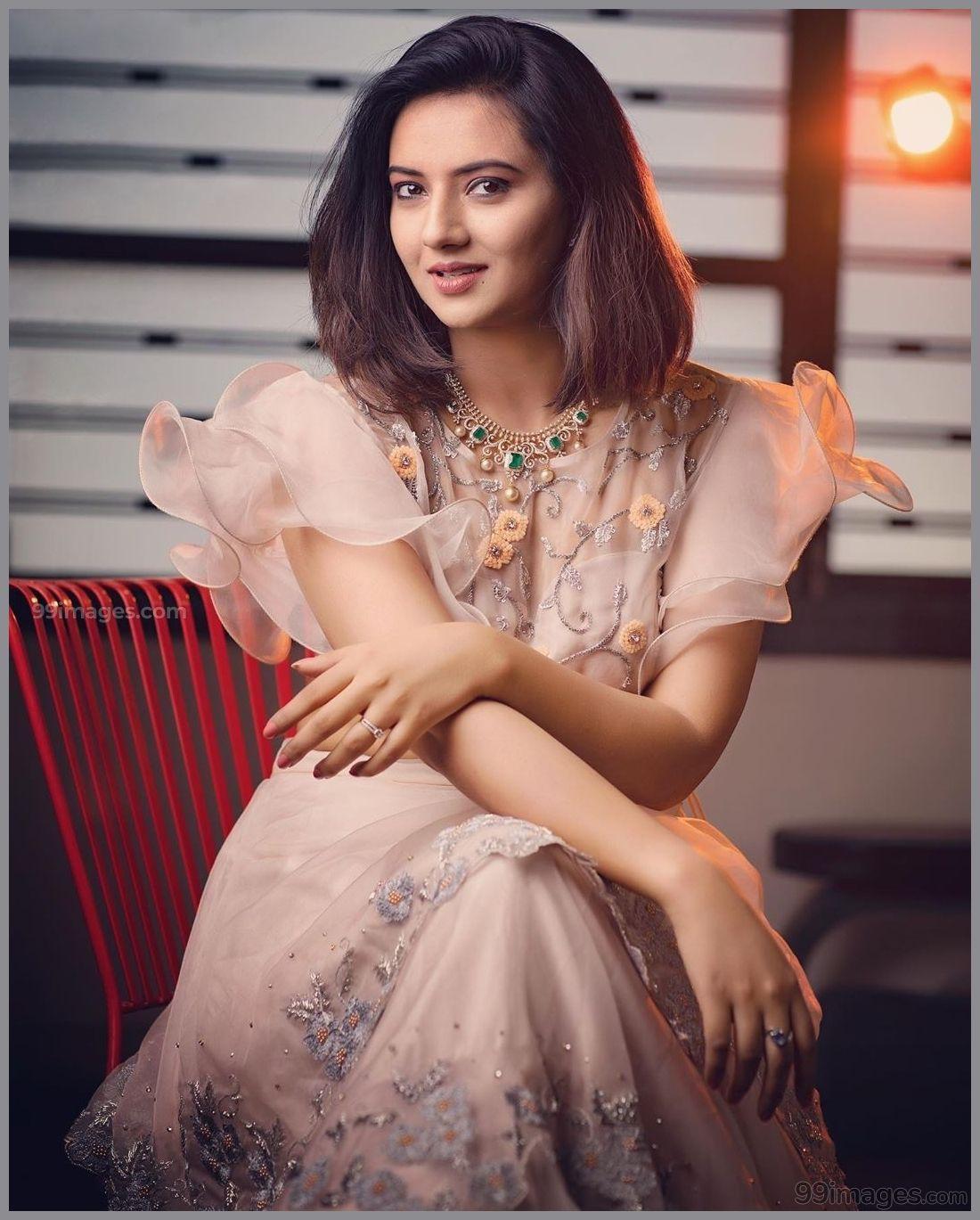 ✅ Isha Chawla Beautiful Photo & Mobile Wallpaper HD