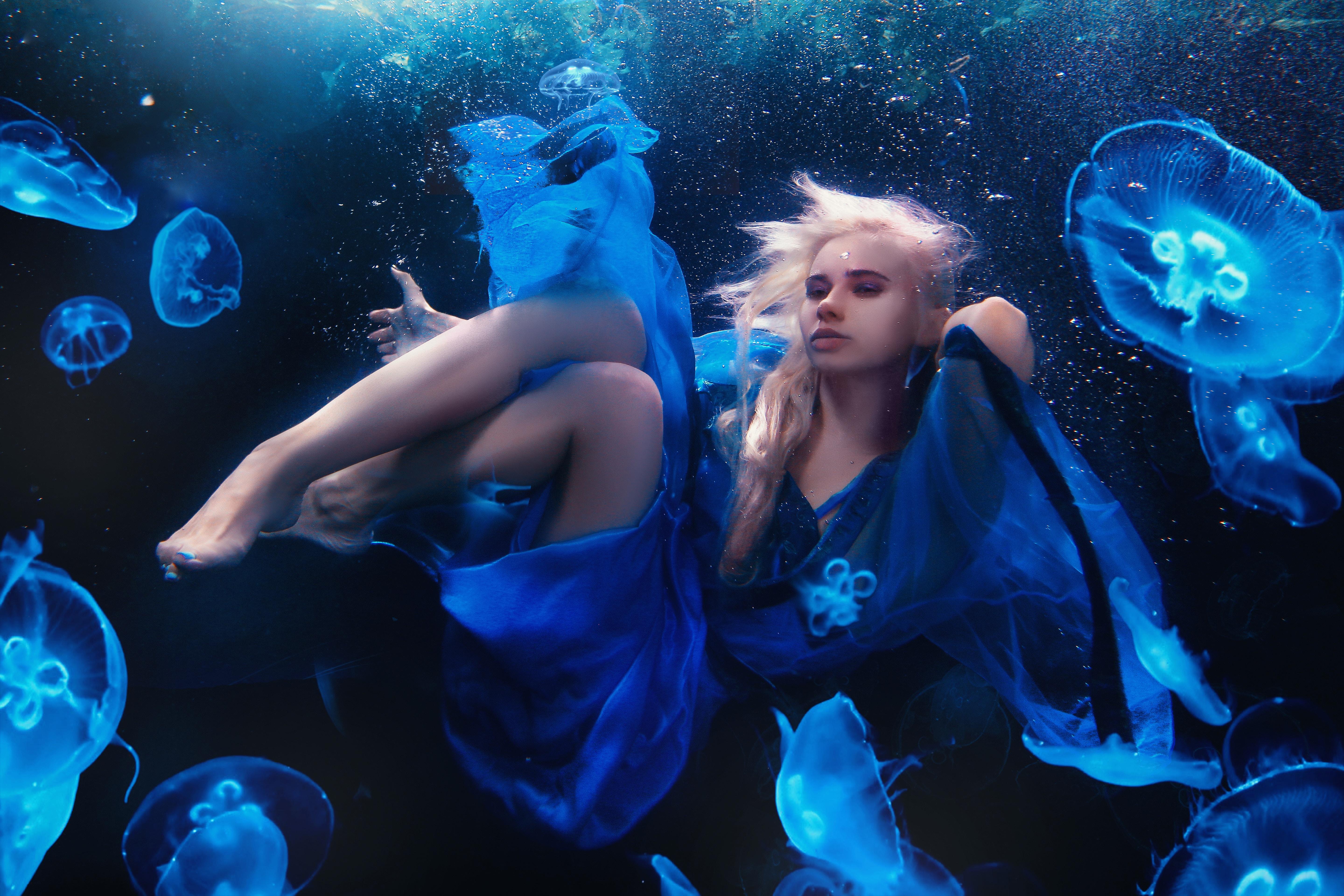 5760x3840 #blue, #portrait, #underwater, #female