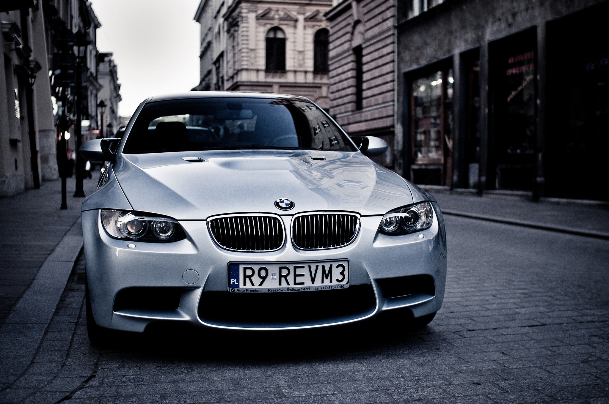 Picture BMW E92 m3 White Street Cars Front 2048x1360