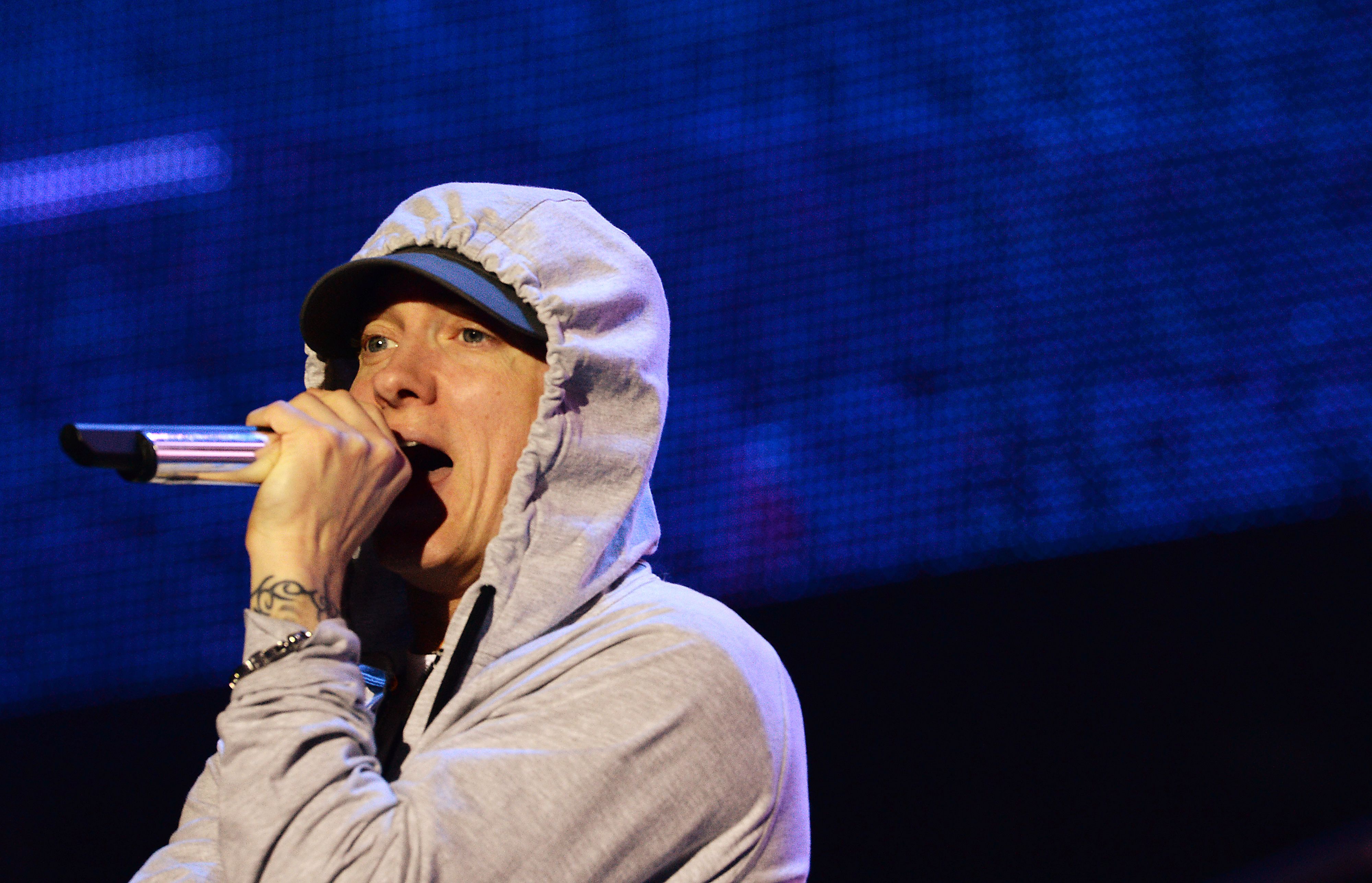 Eminem gives Tom Brady a shoutout on the surprise album he