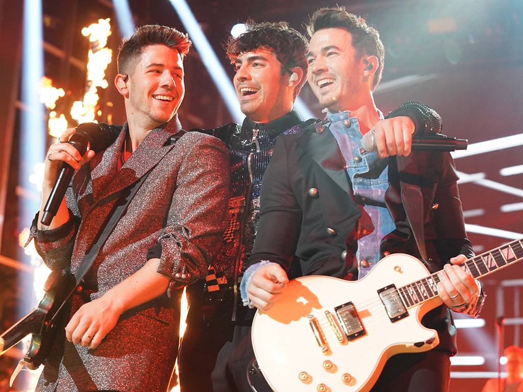 Jonas Brothers documentary 'Chasing Happiness' to premiere