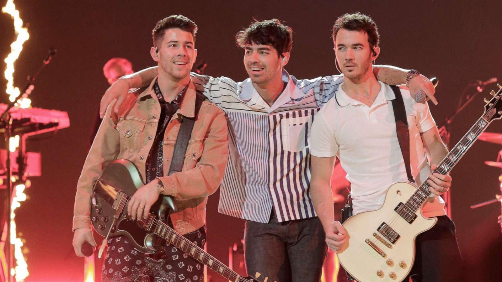 Jonas Brothers announce 'Happiness Begins' tour for first