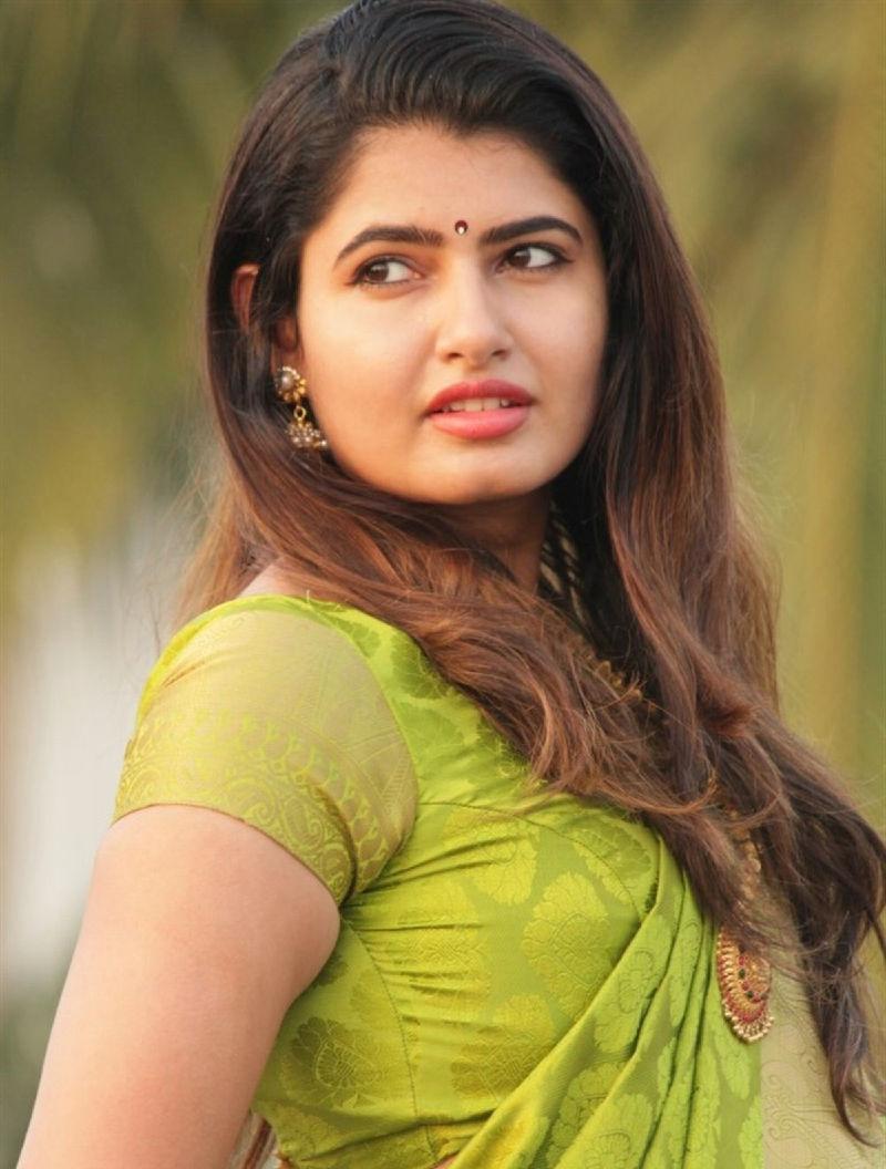 Beautiful Indian Model Ashima Narwal Photo In Green Saree