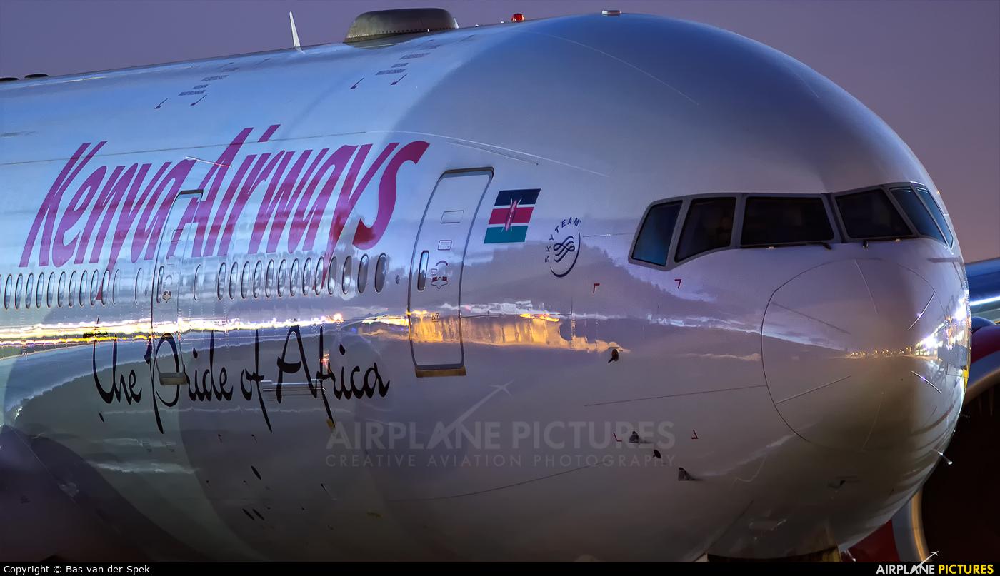 5Y KZX Airways Boeing 777 300ER At Amsterdam