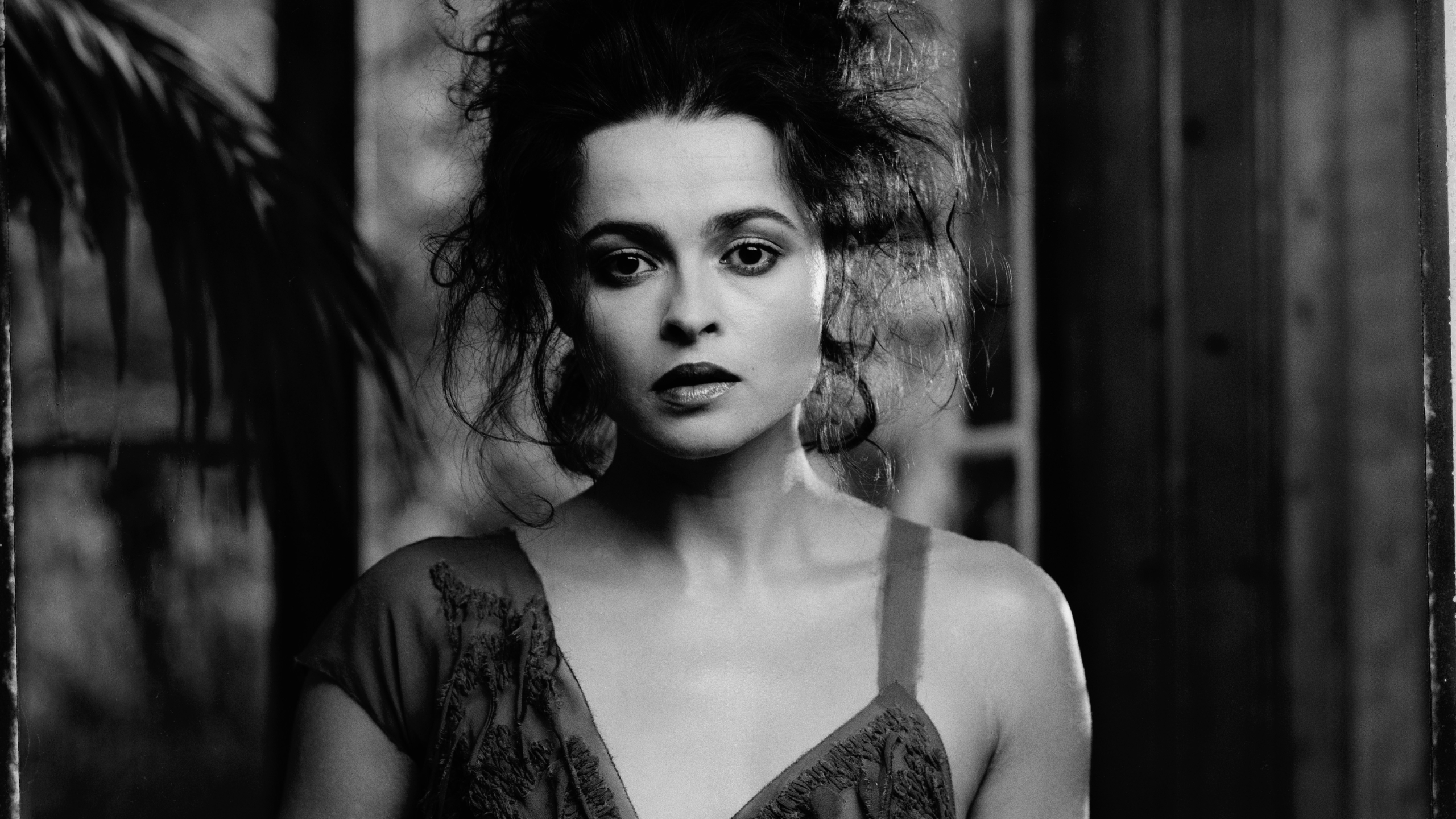 Helena Bonham Carter Nighty Image 1440P