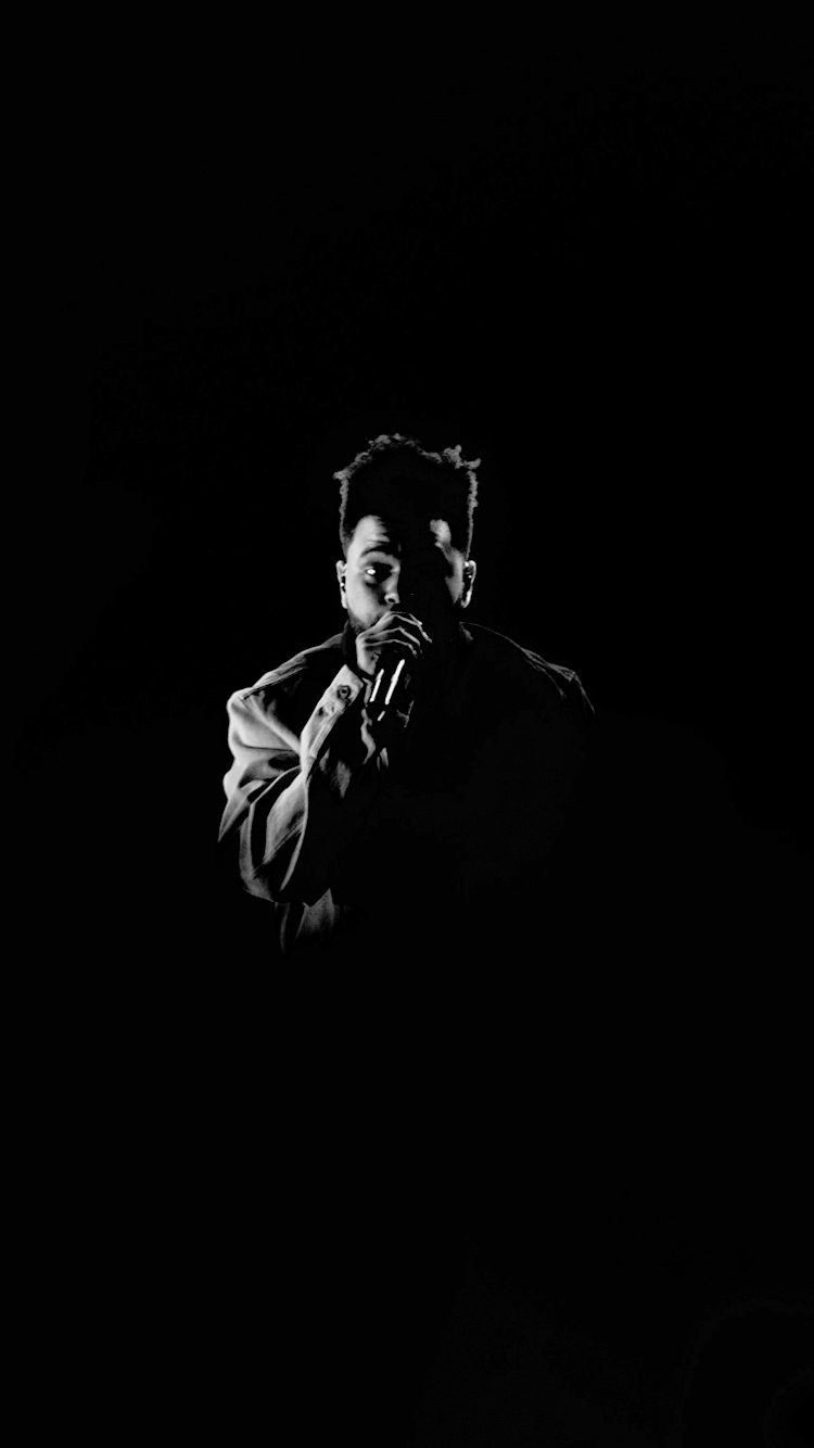 Custom AMOLED wallpaper by me ( iPhone 8 )