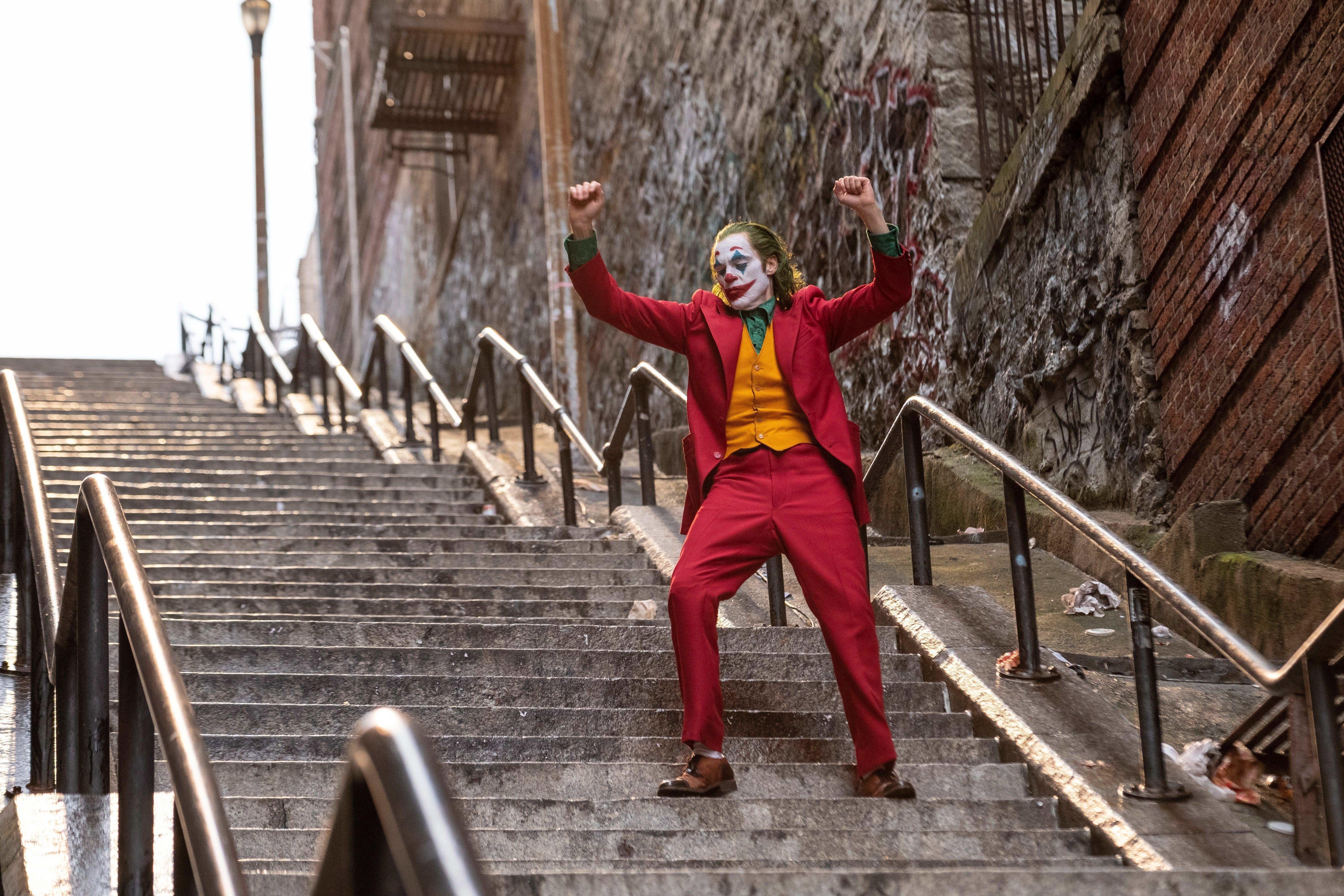 Joaquin Phoenix As Joker Dancing Wallpaper, HD Movies 4K