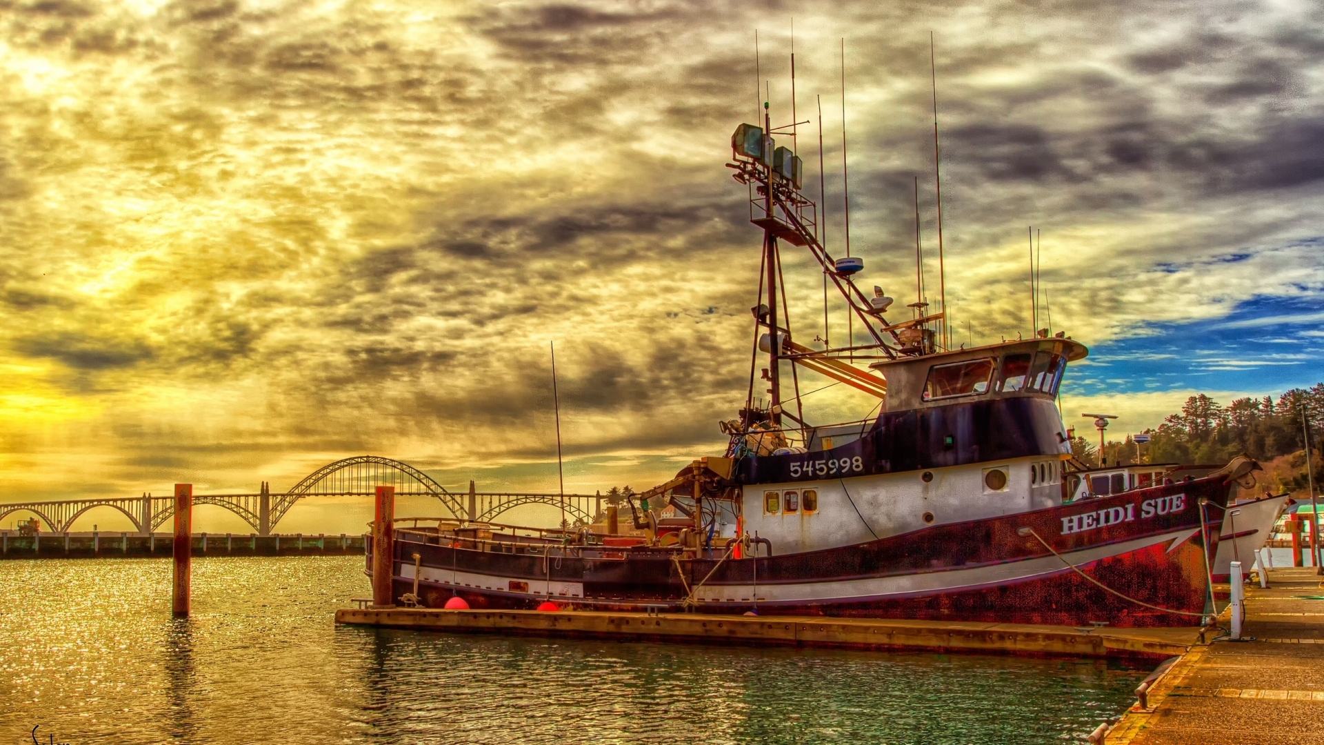 Fishing Boat wallpapers