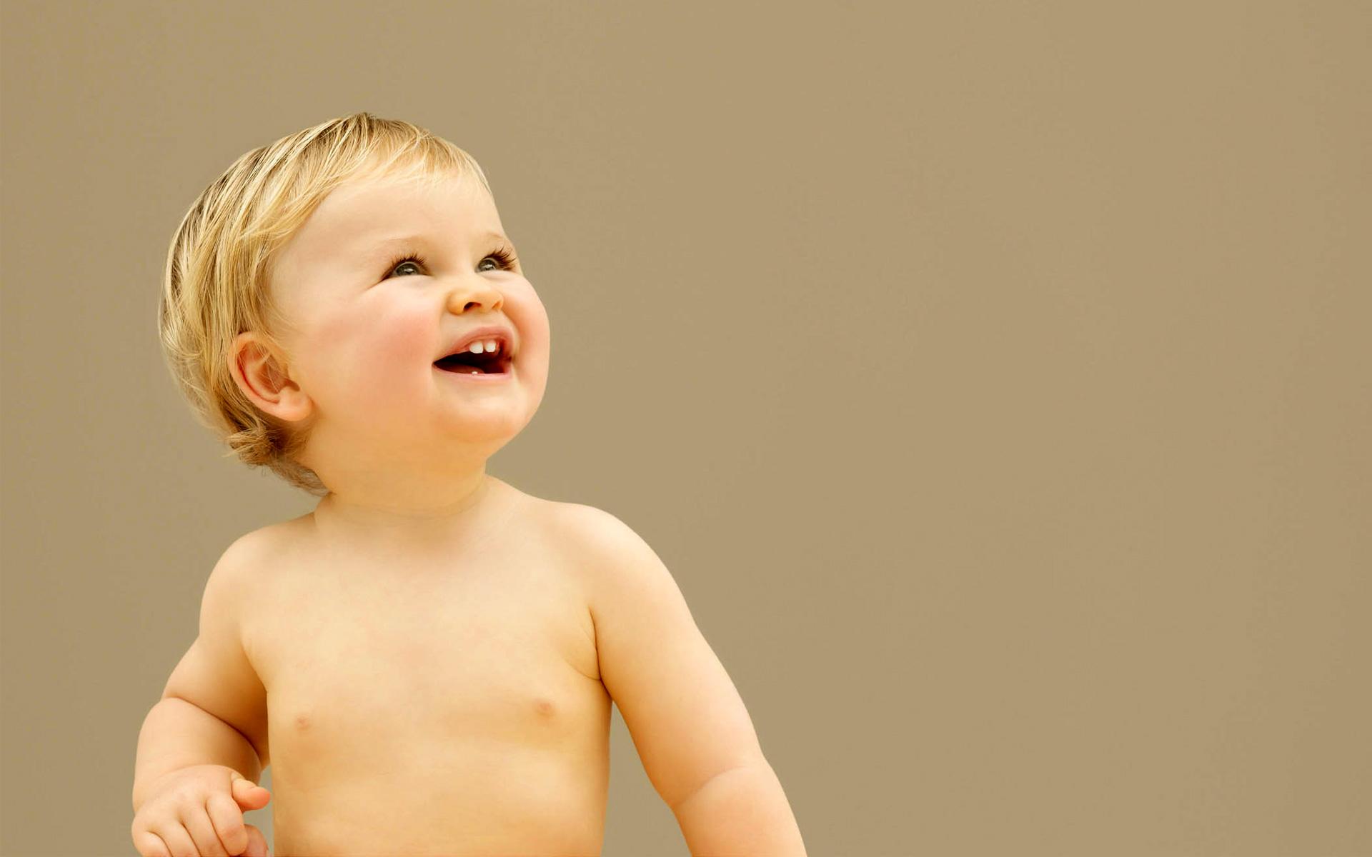 Cute Kid Smiling HD wallpaper