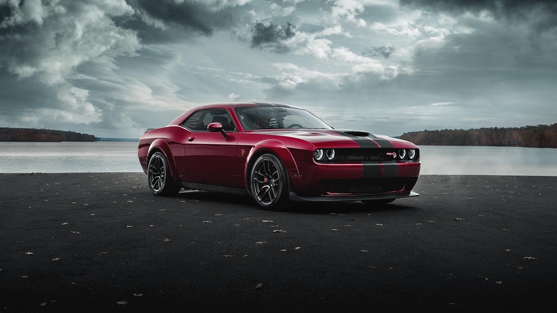 Wallpaper Dodge Challenger Hellcat SRT