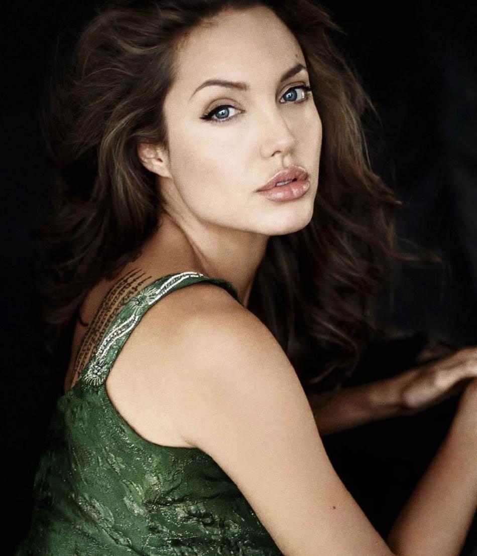 Angelina Jolie Aesthetic Wallpapers - Wallpaper Cave