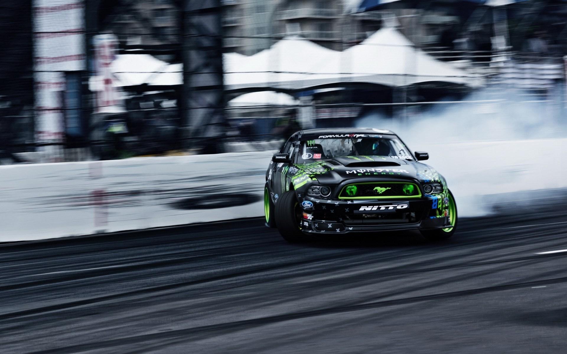 Can you gimme some drifting wallpaper?