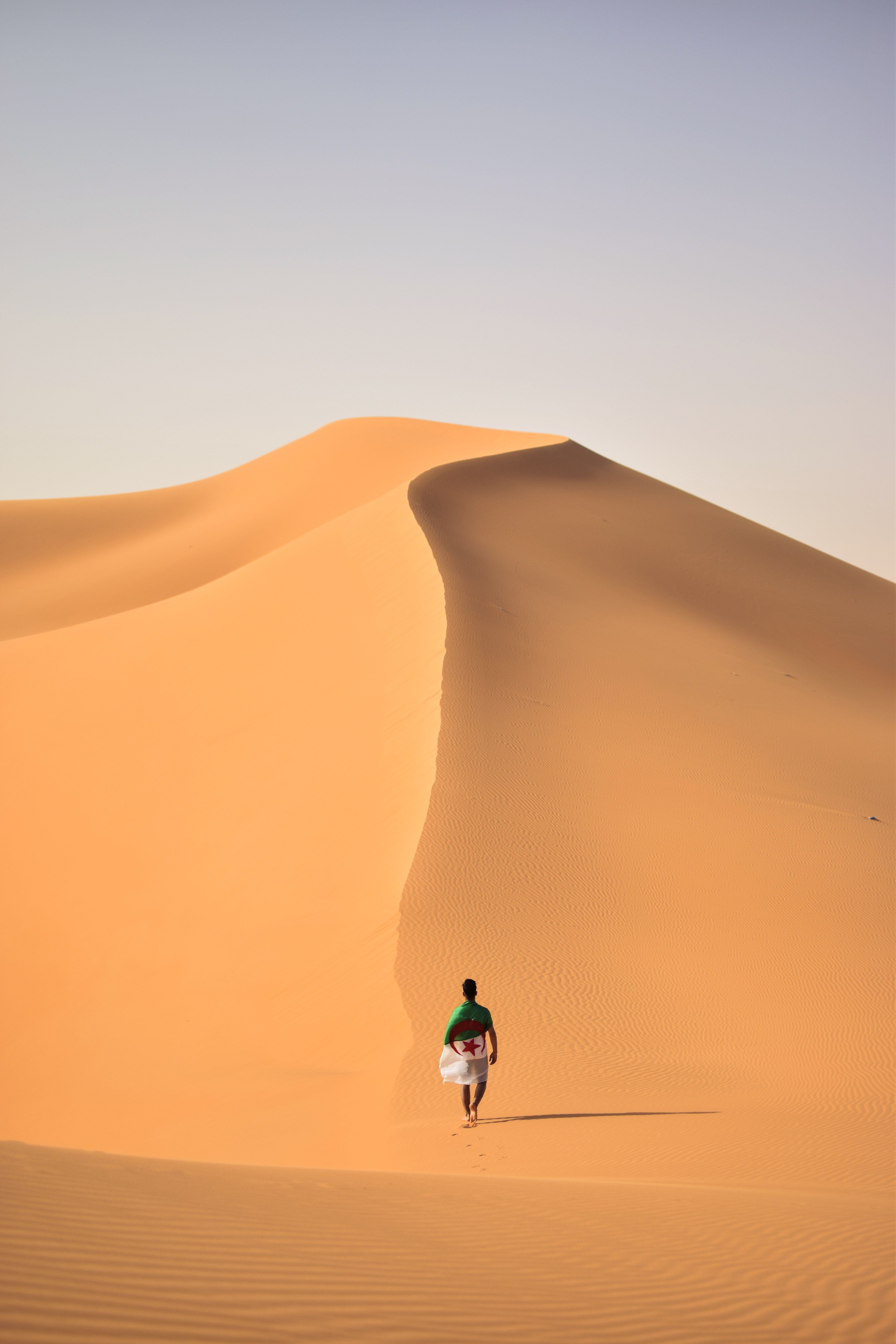 Desert Dunes Walking Wallpapers - Wallpaper Cave