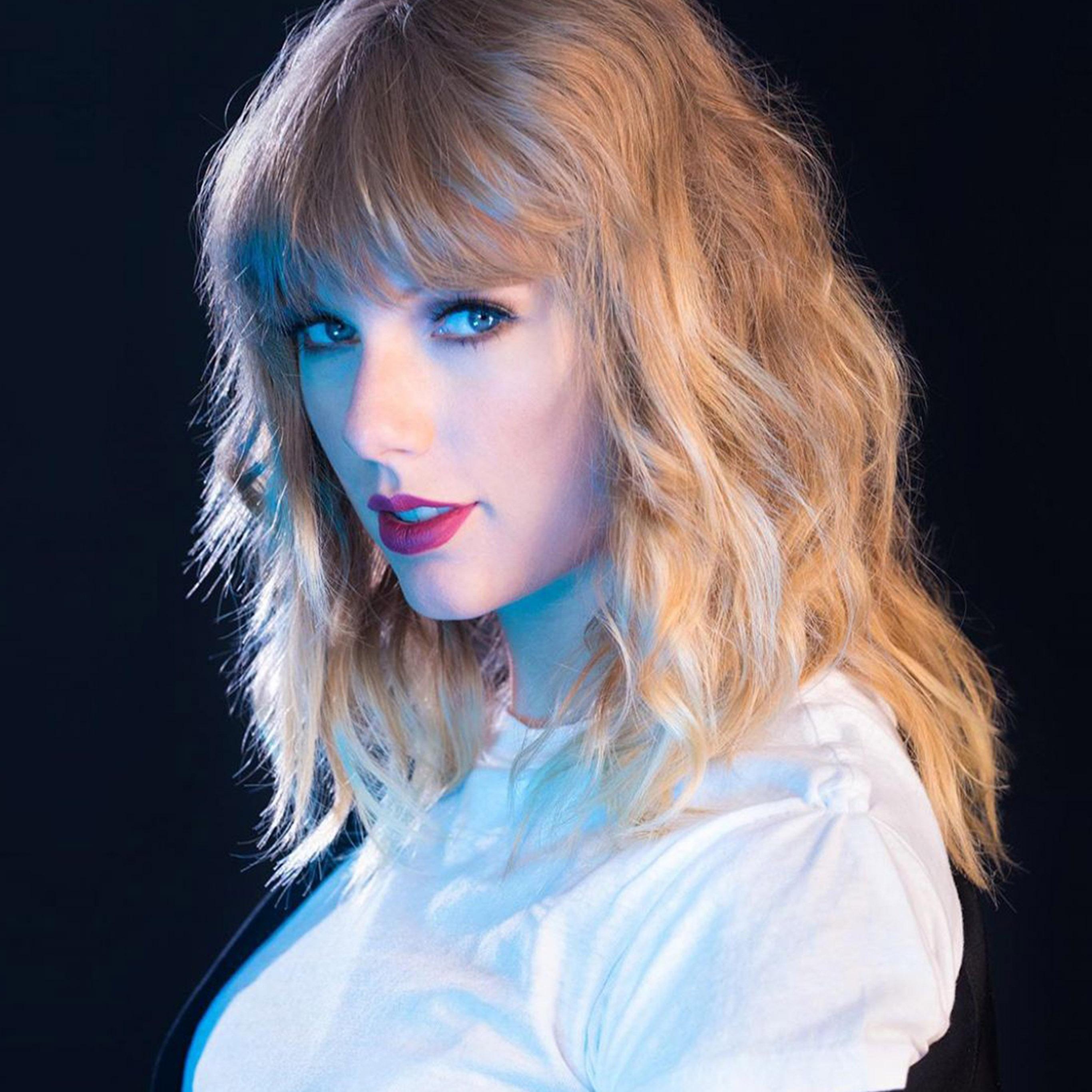 Taylor Swift Dark Girl Music Wallpaper