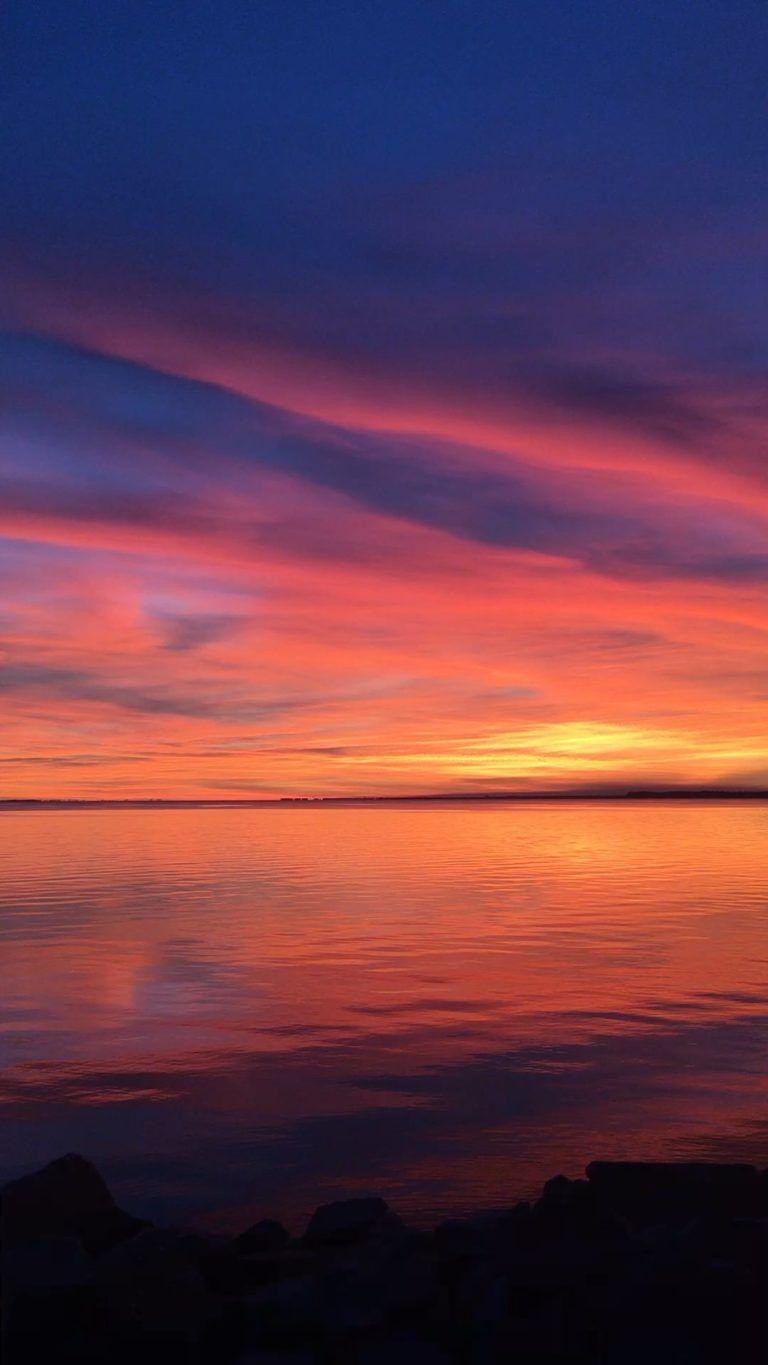 iPhone Wallpaper. Sky, Afterglow, Horizon, Red sky at morning