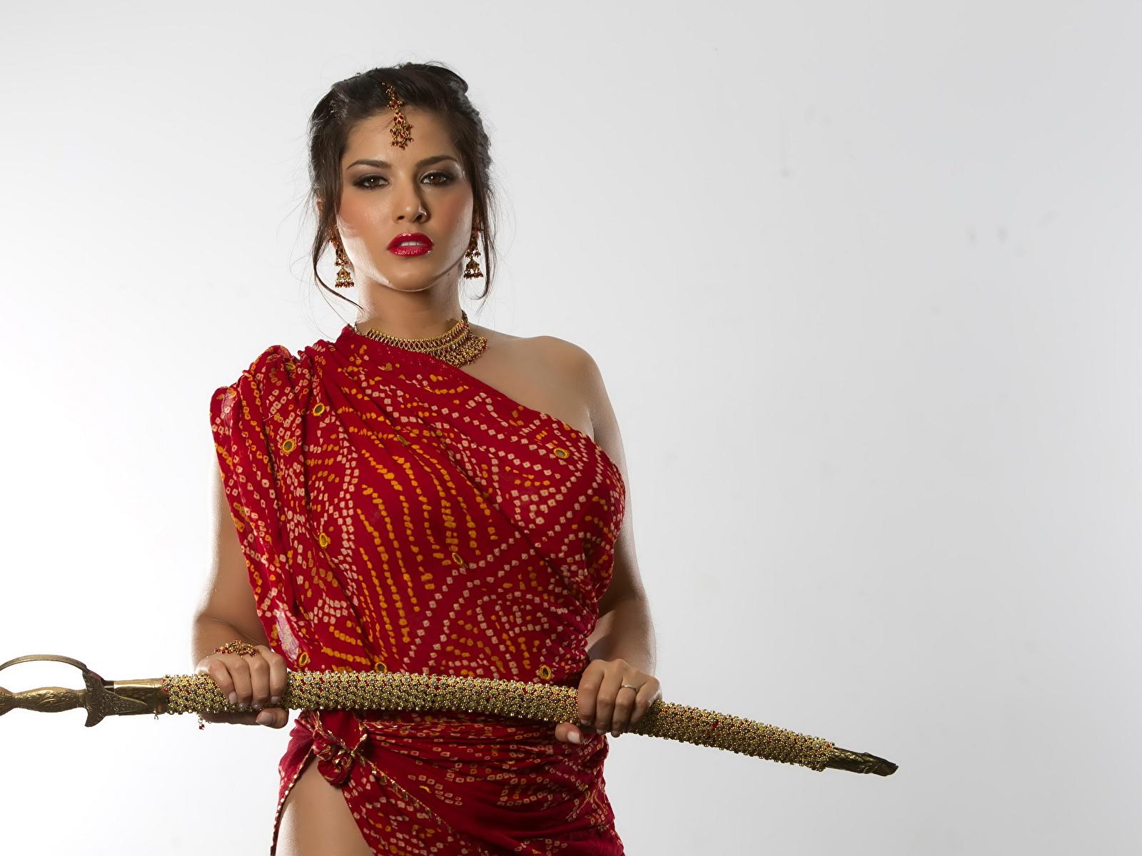 Desktop Wallpaper Sunny Leone Girls 1600x1200