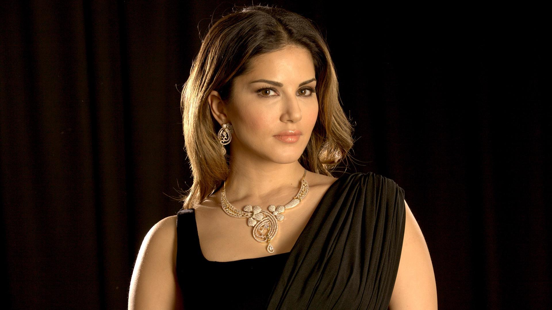 Sunny Leone HD Wallpaper