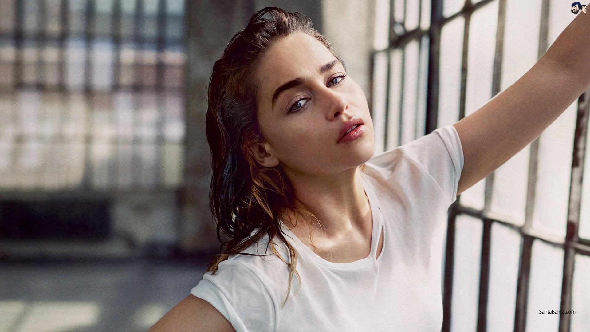 Emilia Clarke Wallpaper