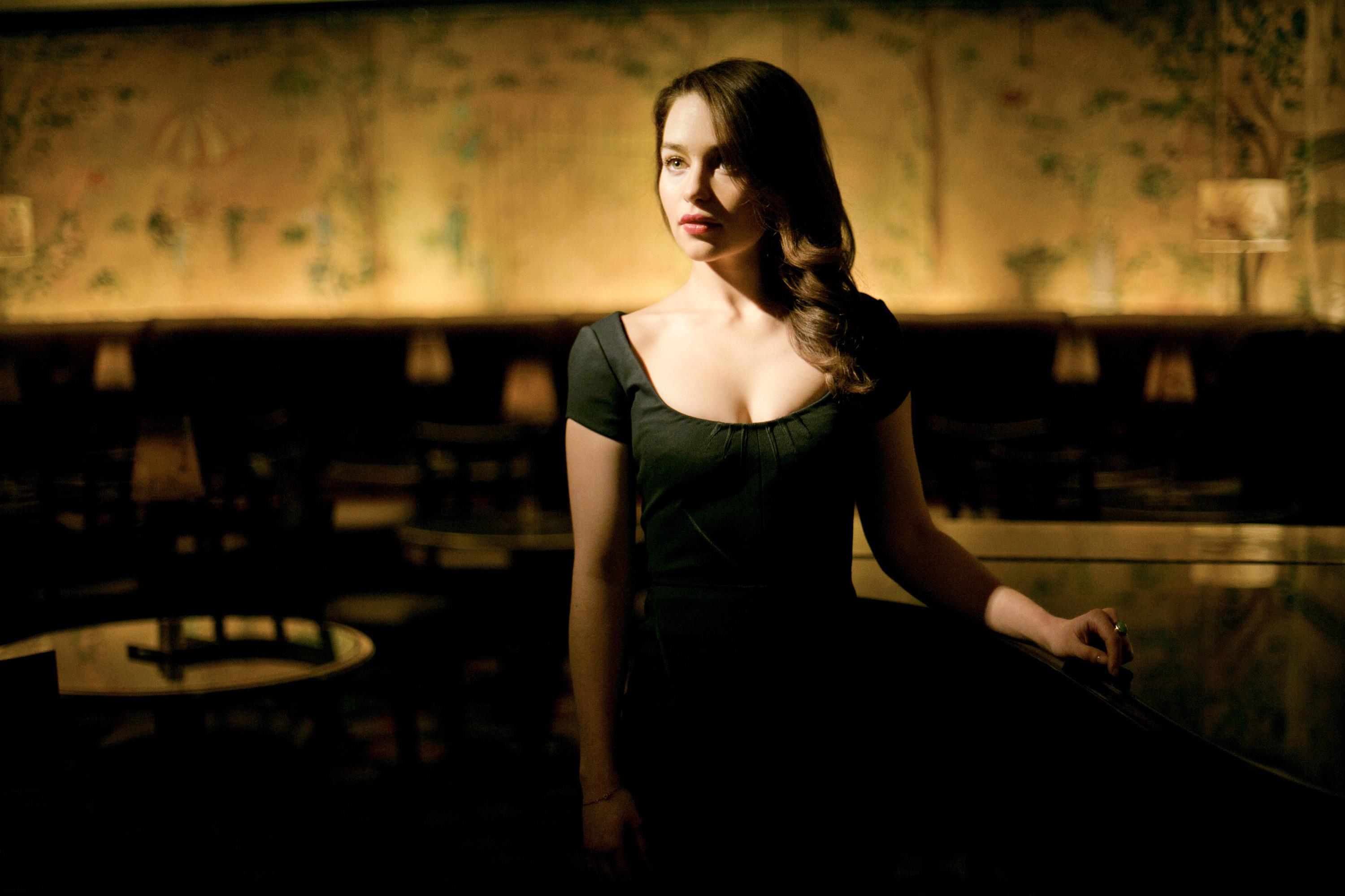 Emilia Clarke wallpaper