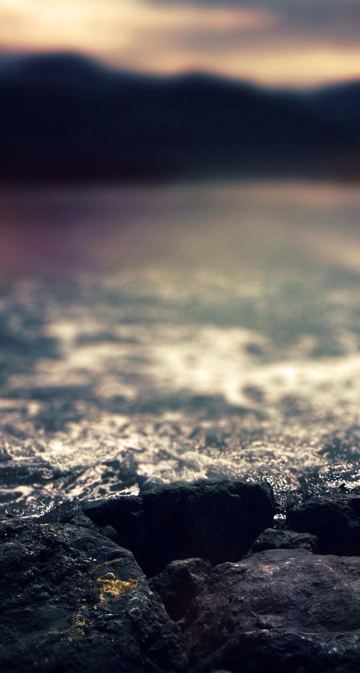 Water Rocks Blur iOS7 iPhone 5 Wallpaper HD Download