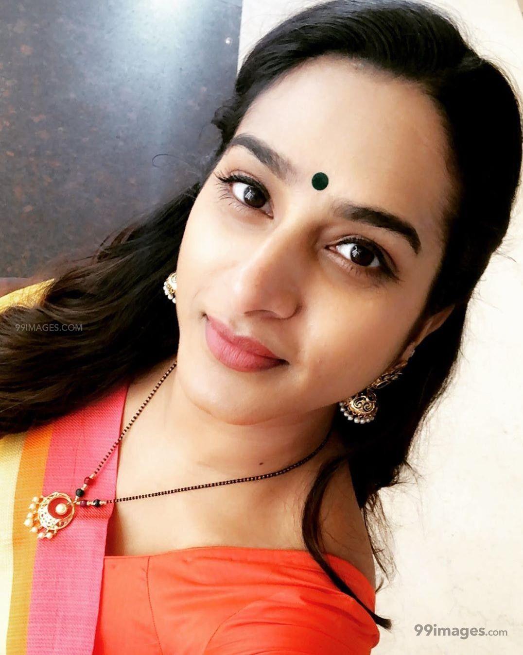 Surekha Vani Hot HD Photo & Wallpaper for mobile