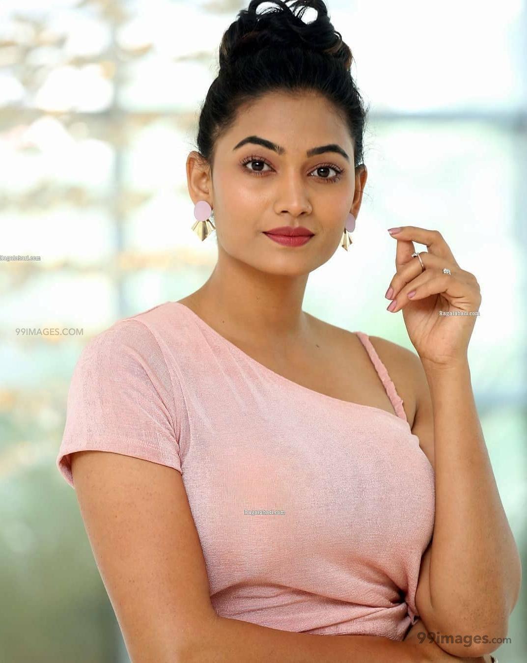 Actress Spandana Palli Latest Hot Photohoot Image