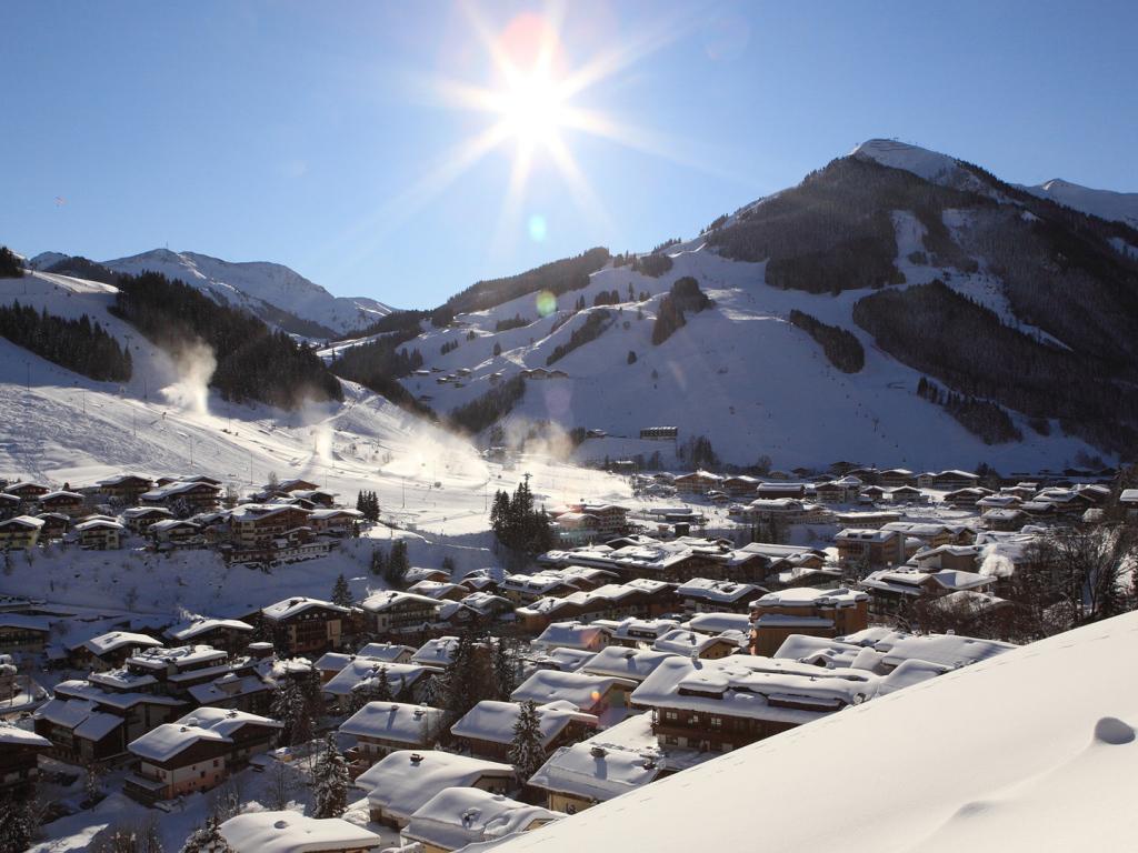 City Ski Resort Saalbach Hinterglemm, Austria Desktop