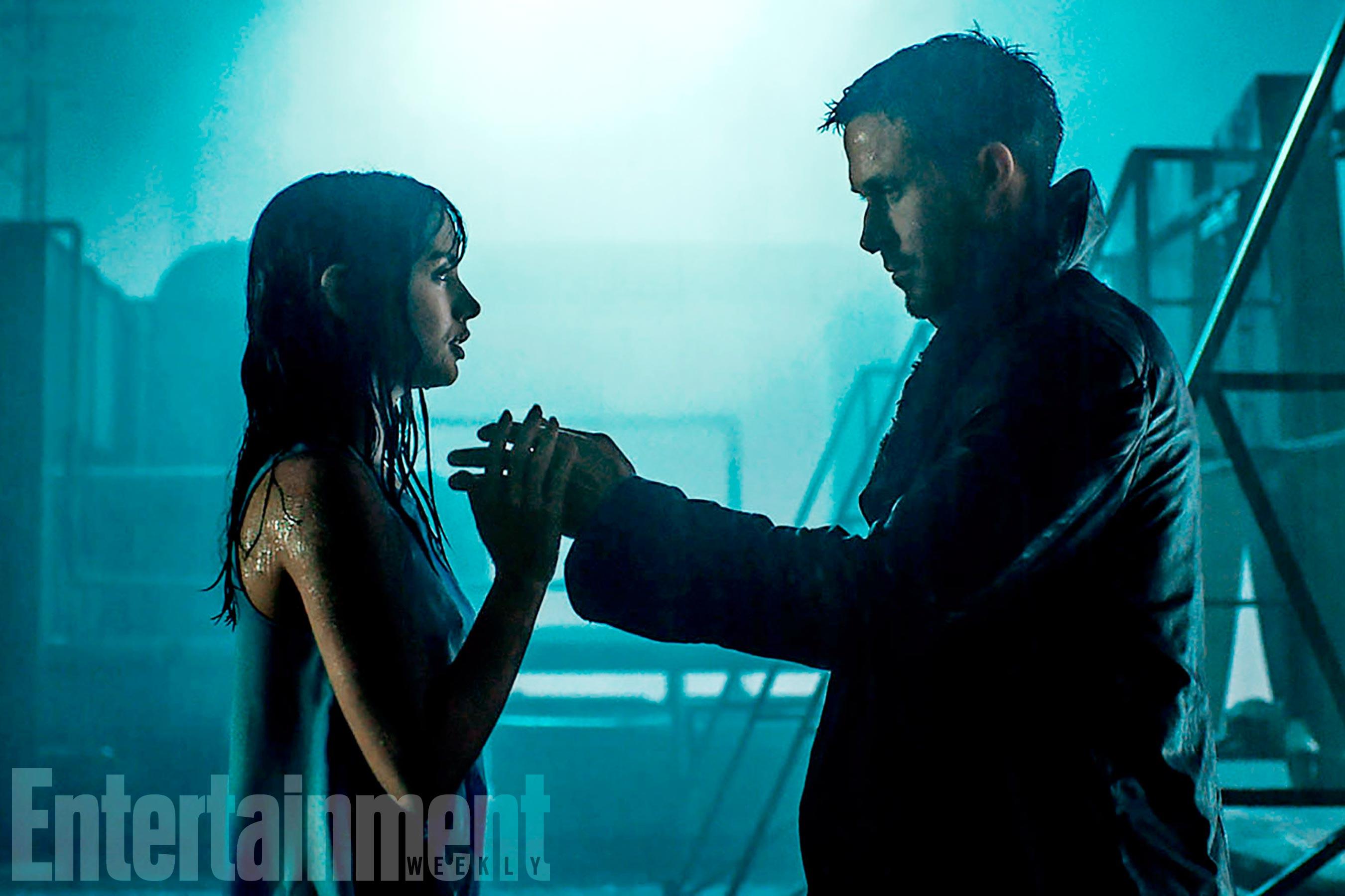 Blade Runner 2049': Ryan Gosling Is Roger Deakins' Wallpaper