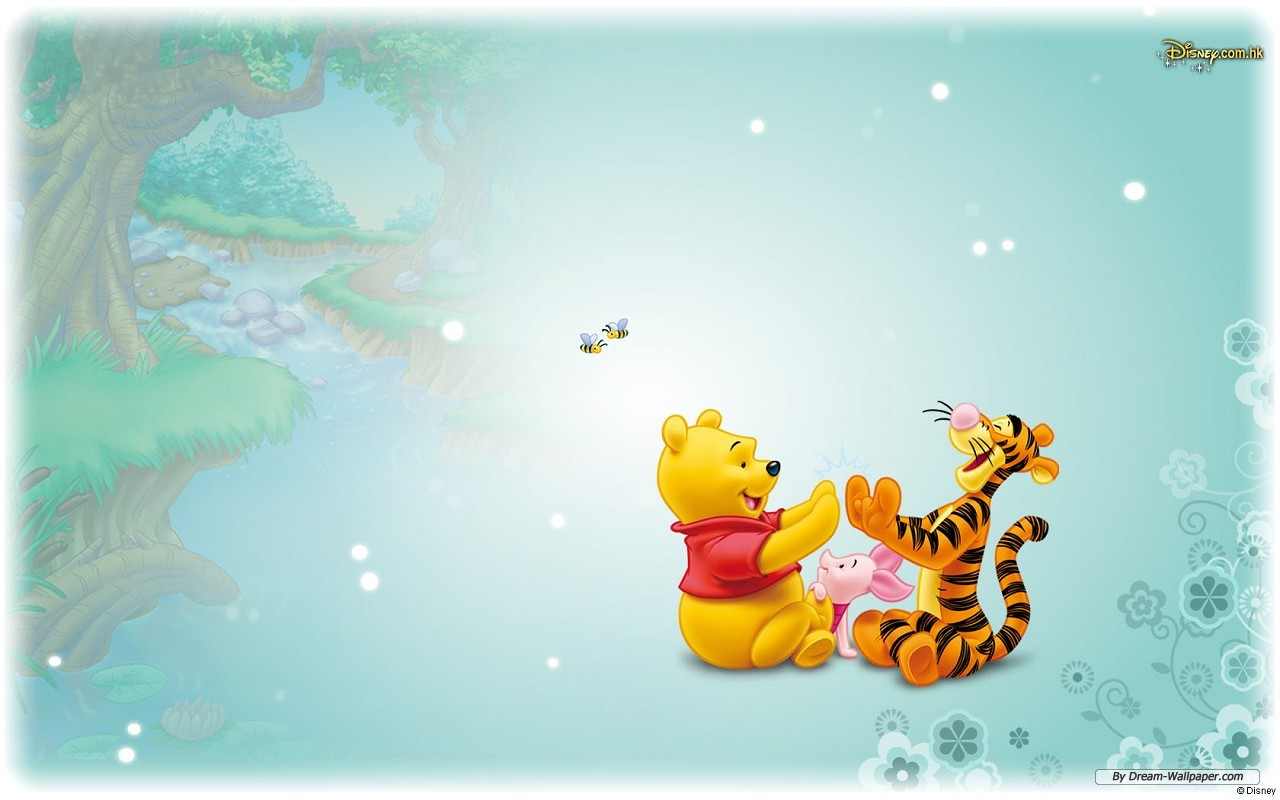 Winnie the Pooh and Tigger Wallpaper