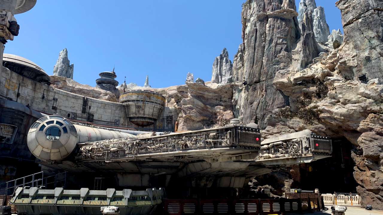 Star Wars Galaxy's Edge: 59 Photo From Disney's New Theme