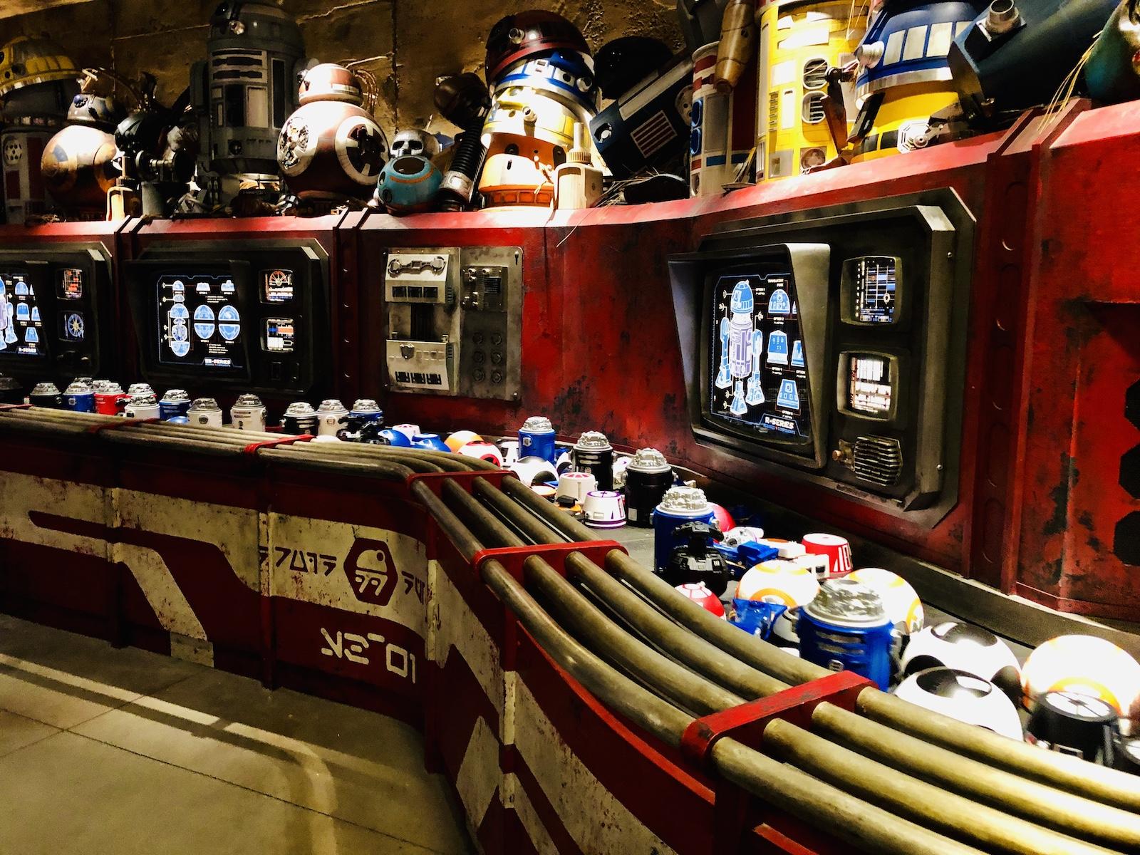 Where to find all the Star Wars: Galaxy's Edge droids