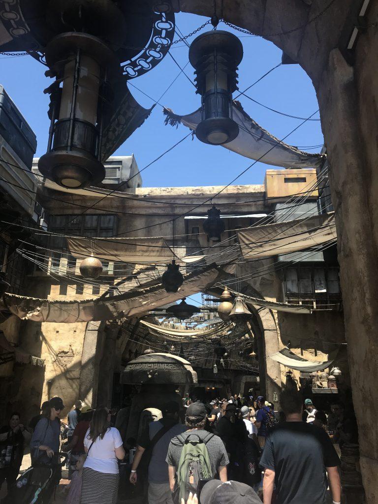 REVIEW: Star Wars: Galaxy's Edge is dazzling, but it's no